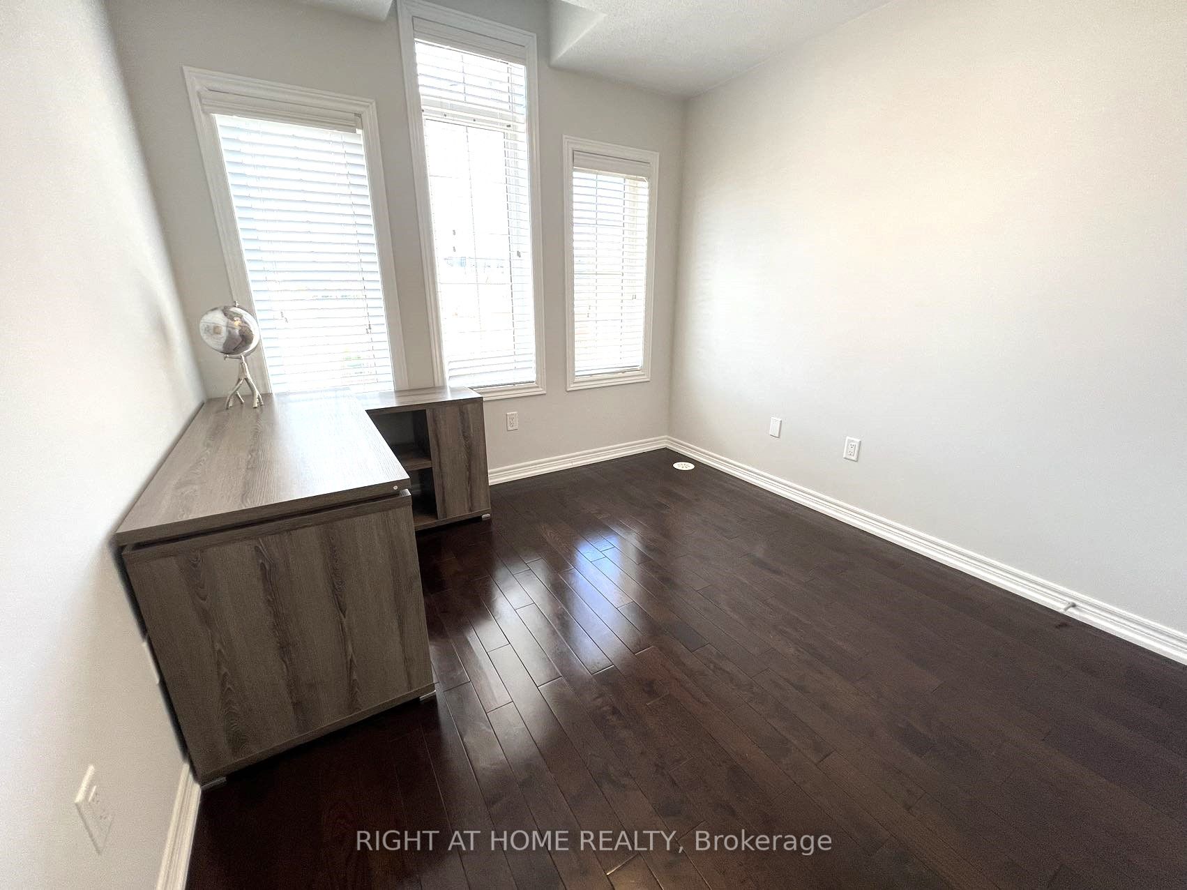 3074 Eberly Woods Drive