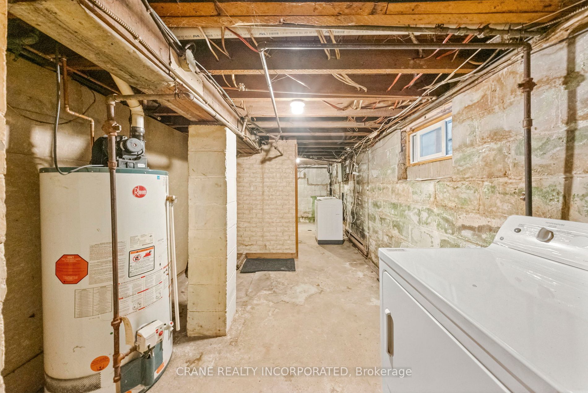 15 Seneca Ave