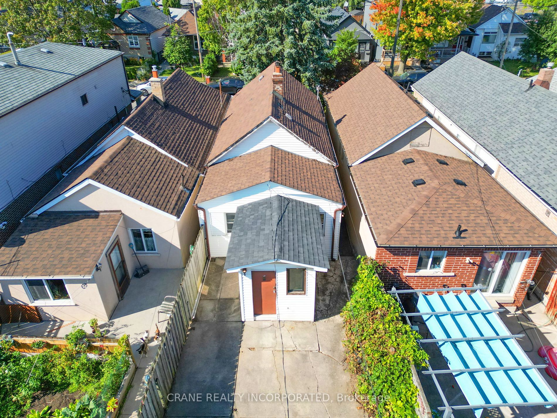 15 Seneca Ave