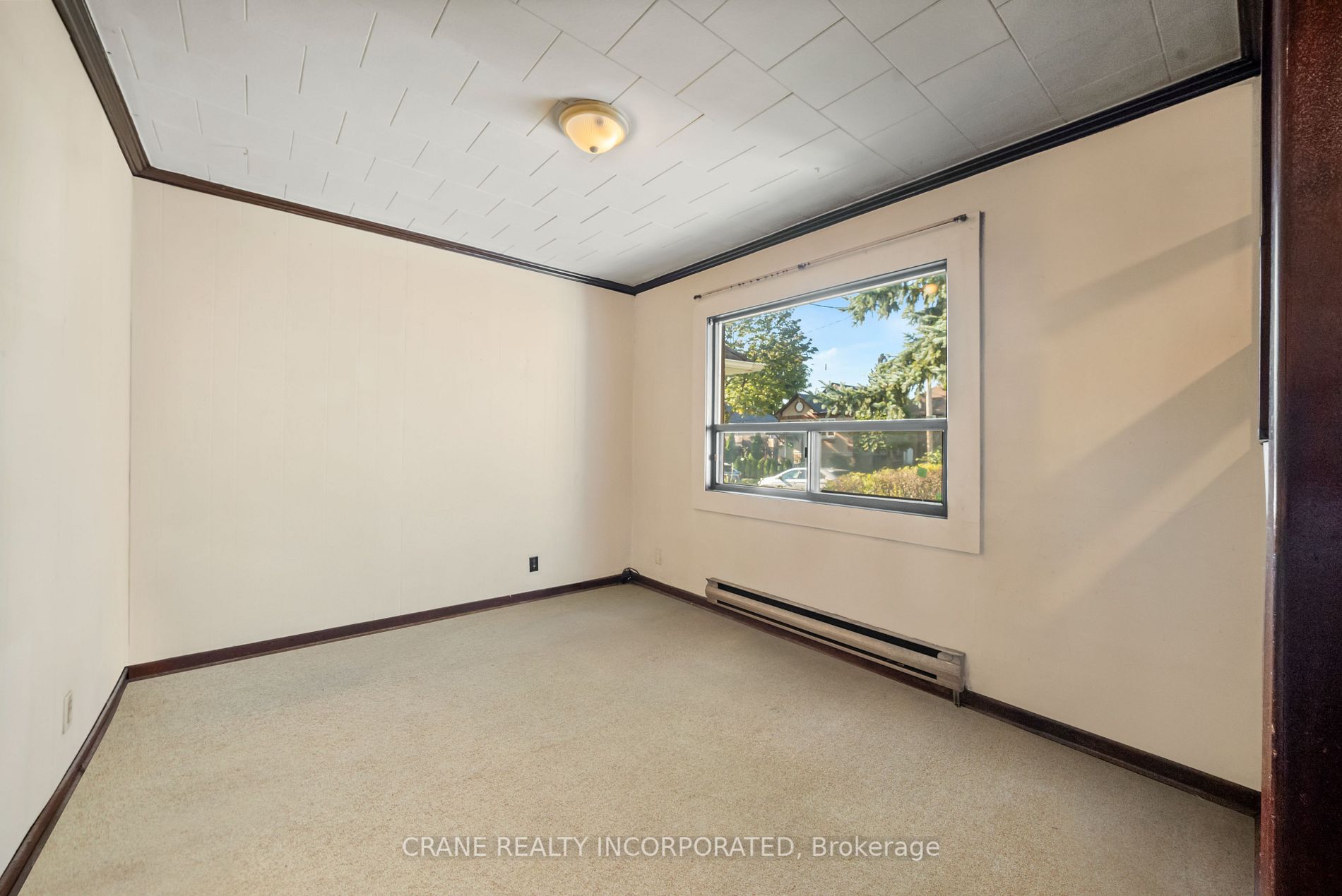 15 Seneca Ave