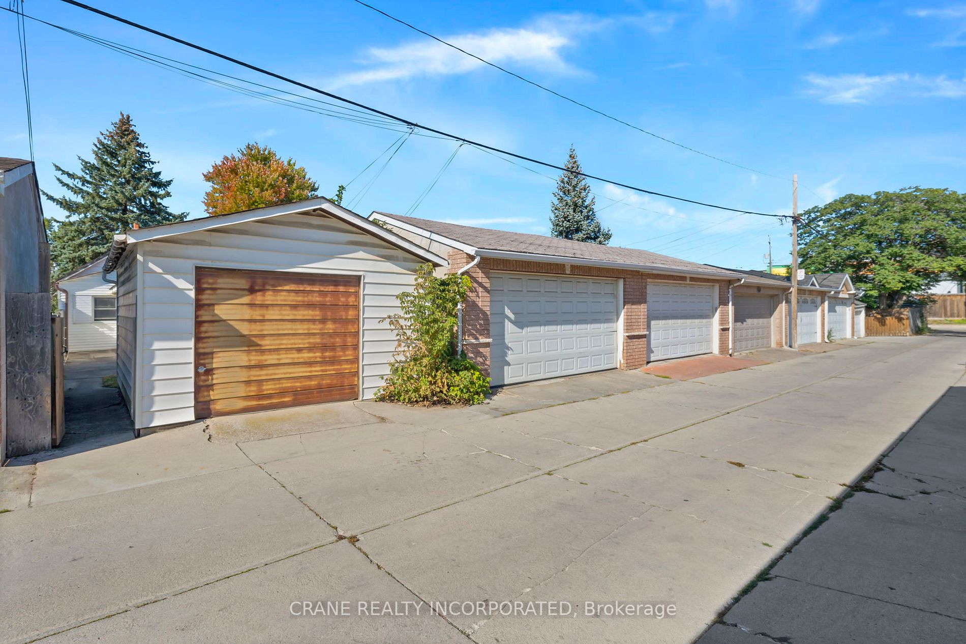 15 Seneca Ave