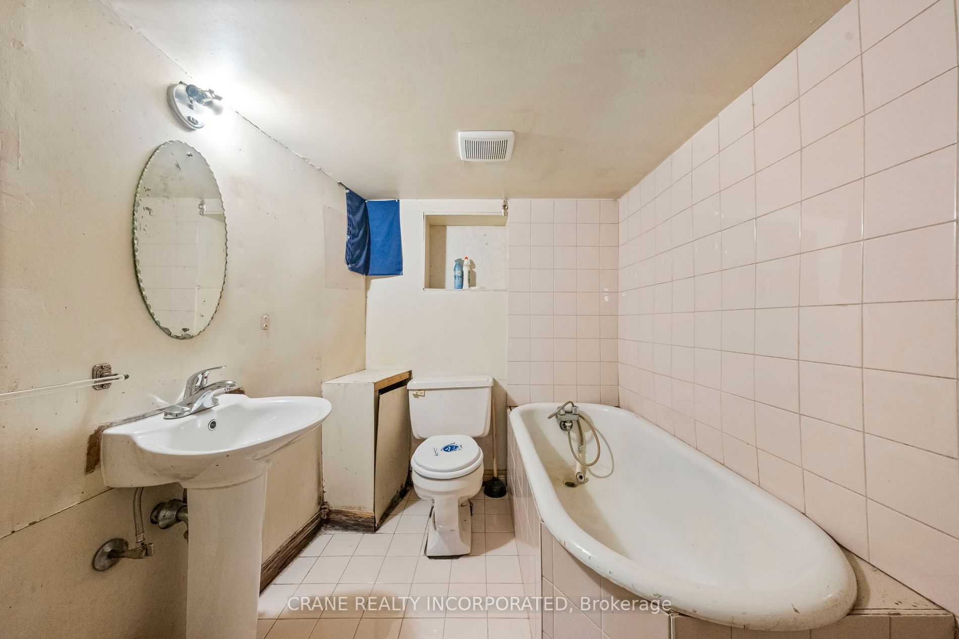 15 Seneca Ave