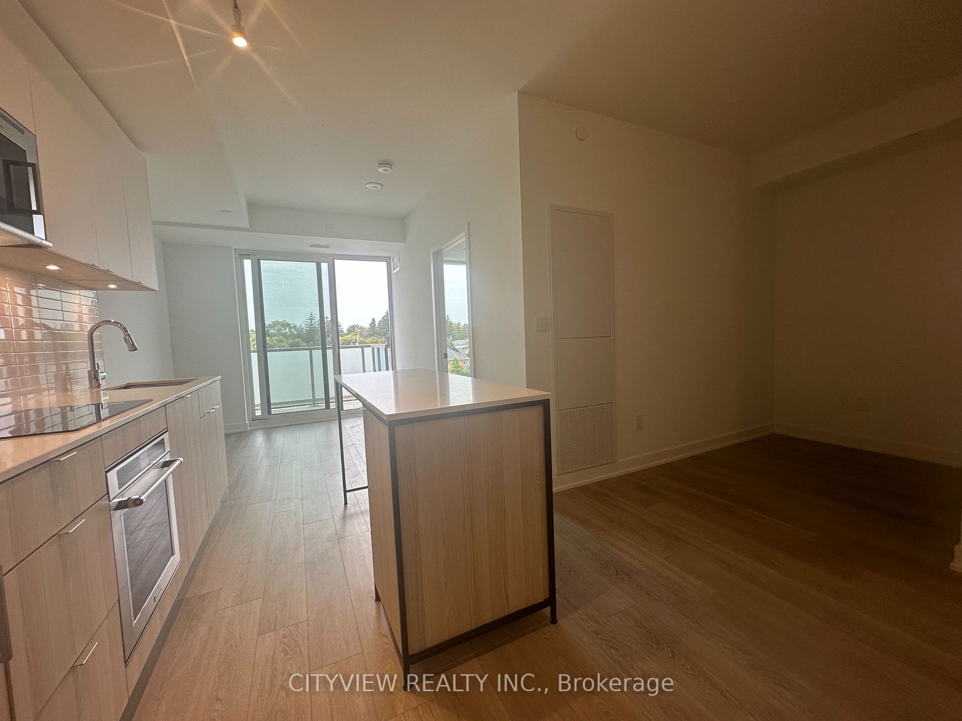 215 Lakeshore Road W, #436
