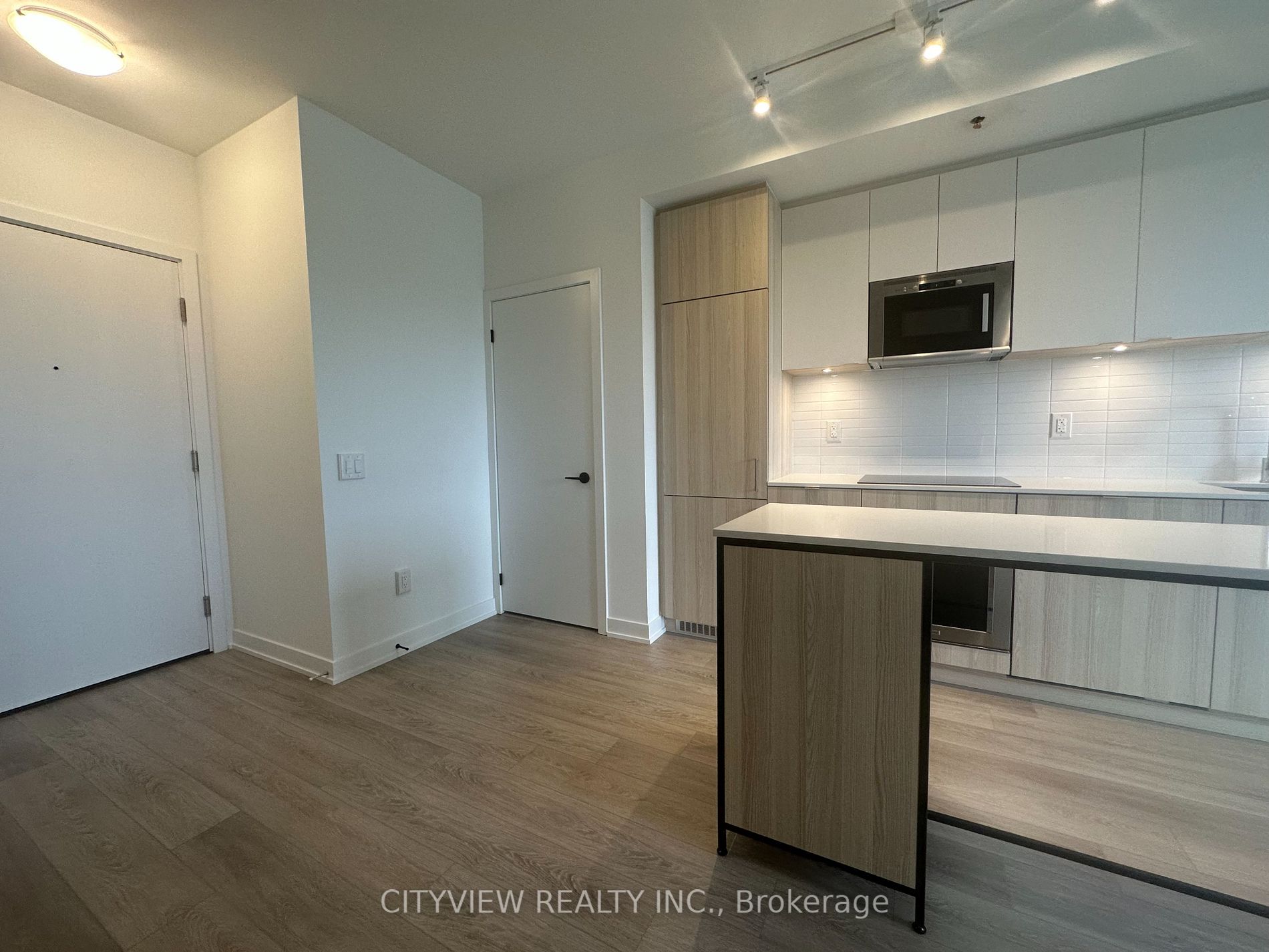 215 Lakeshore Road W, #436