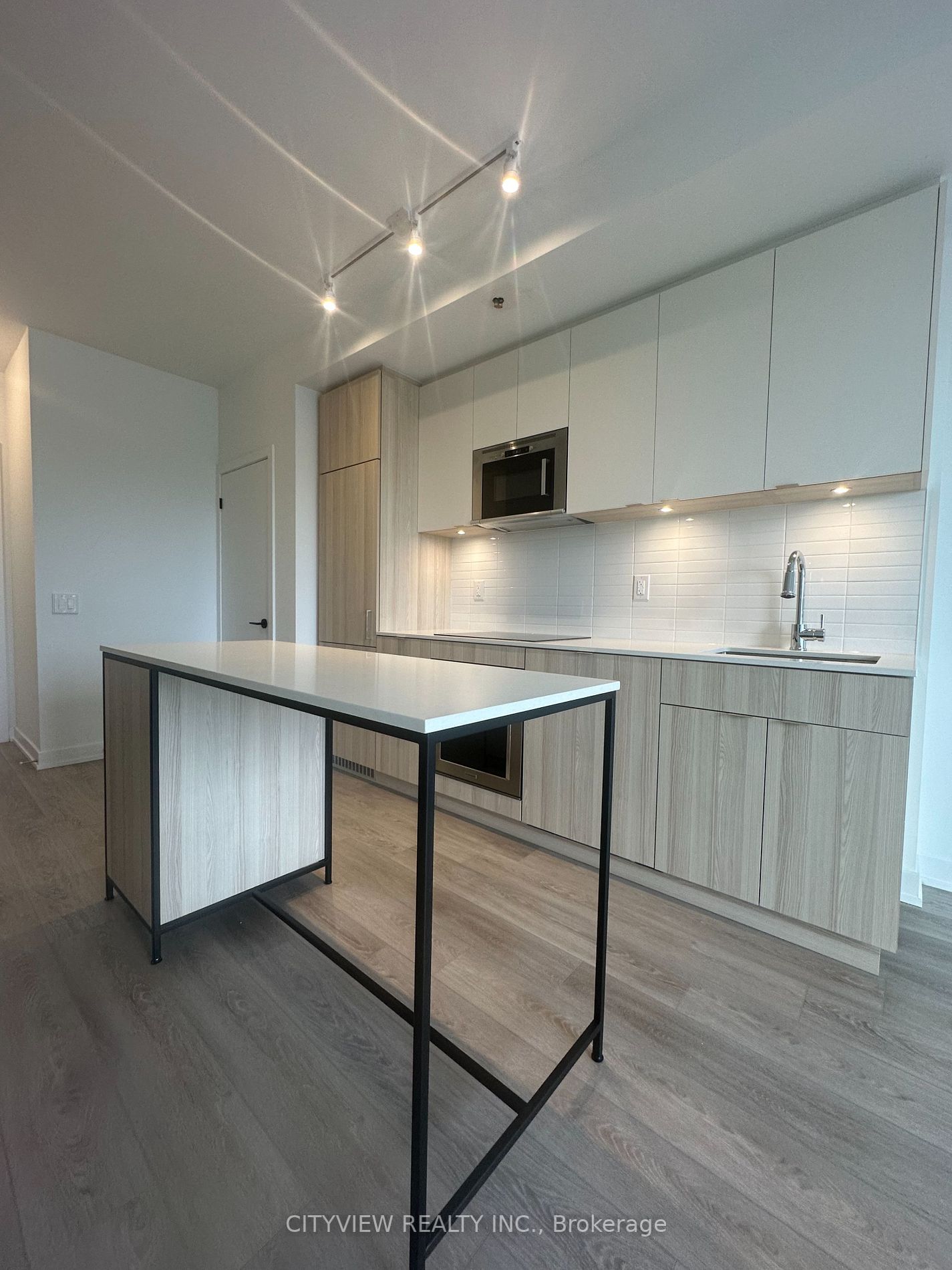 215 Lakeshore Road W, #436