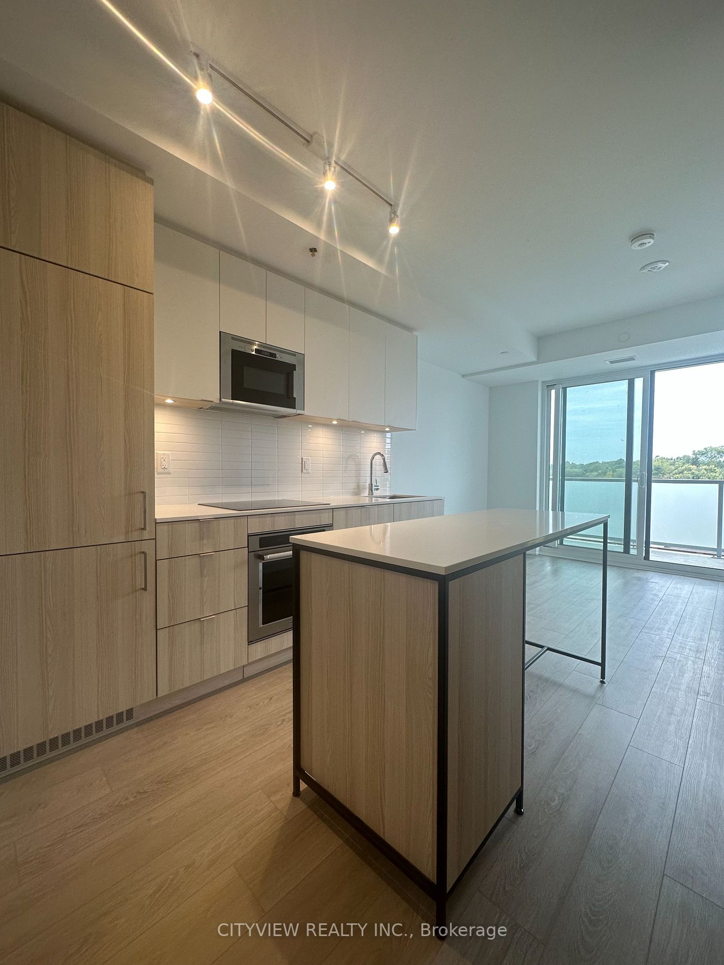 215 Lakeshore Road W, #436