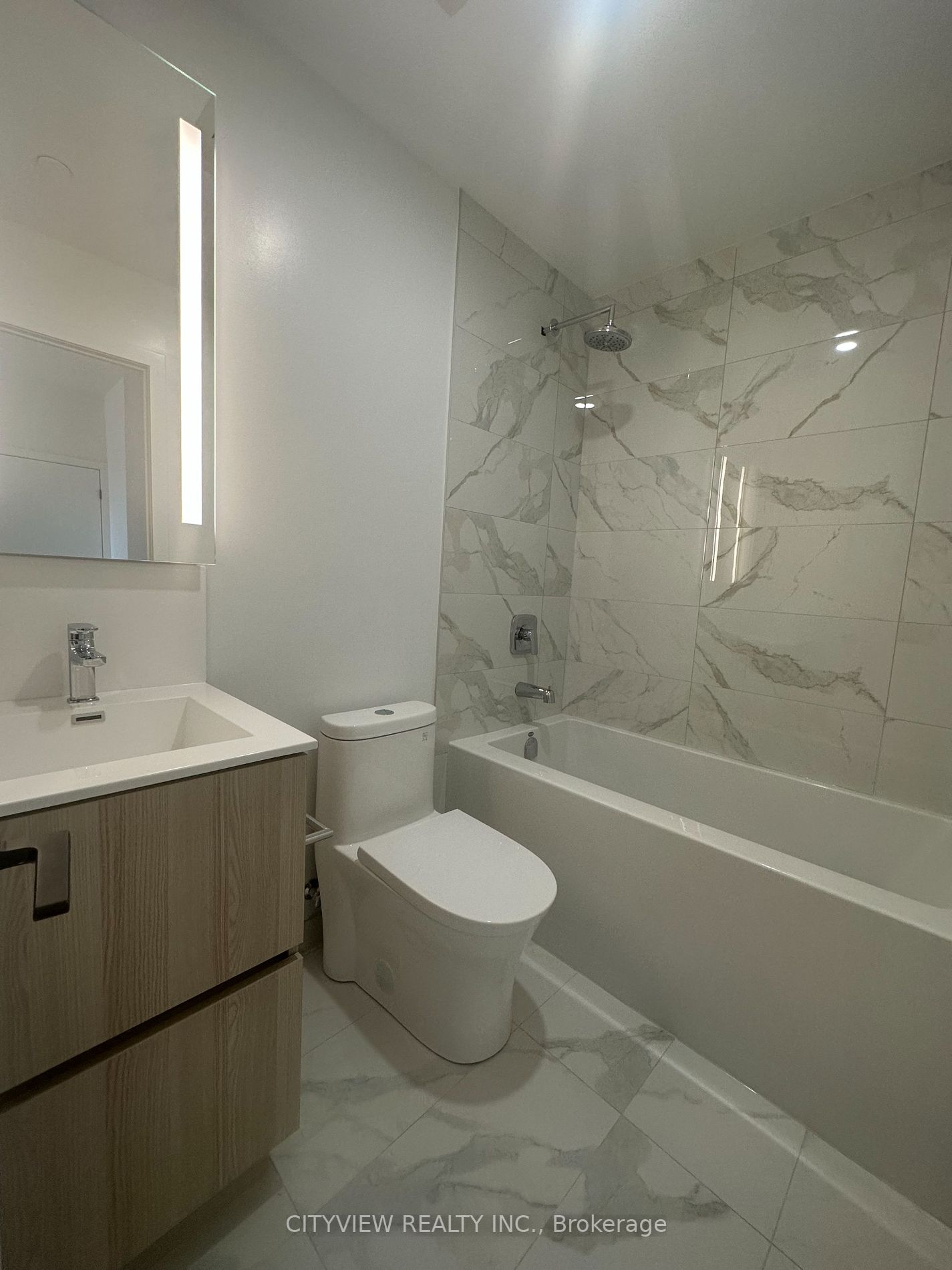 215 Lakeshore Road W, #436
