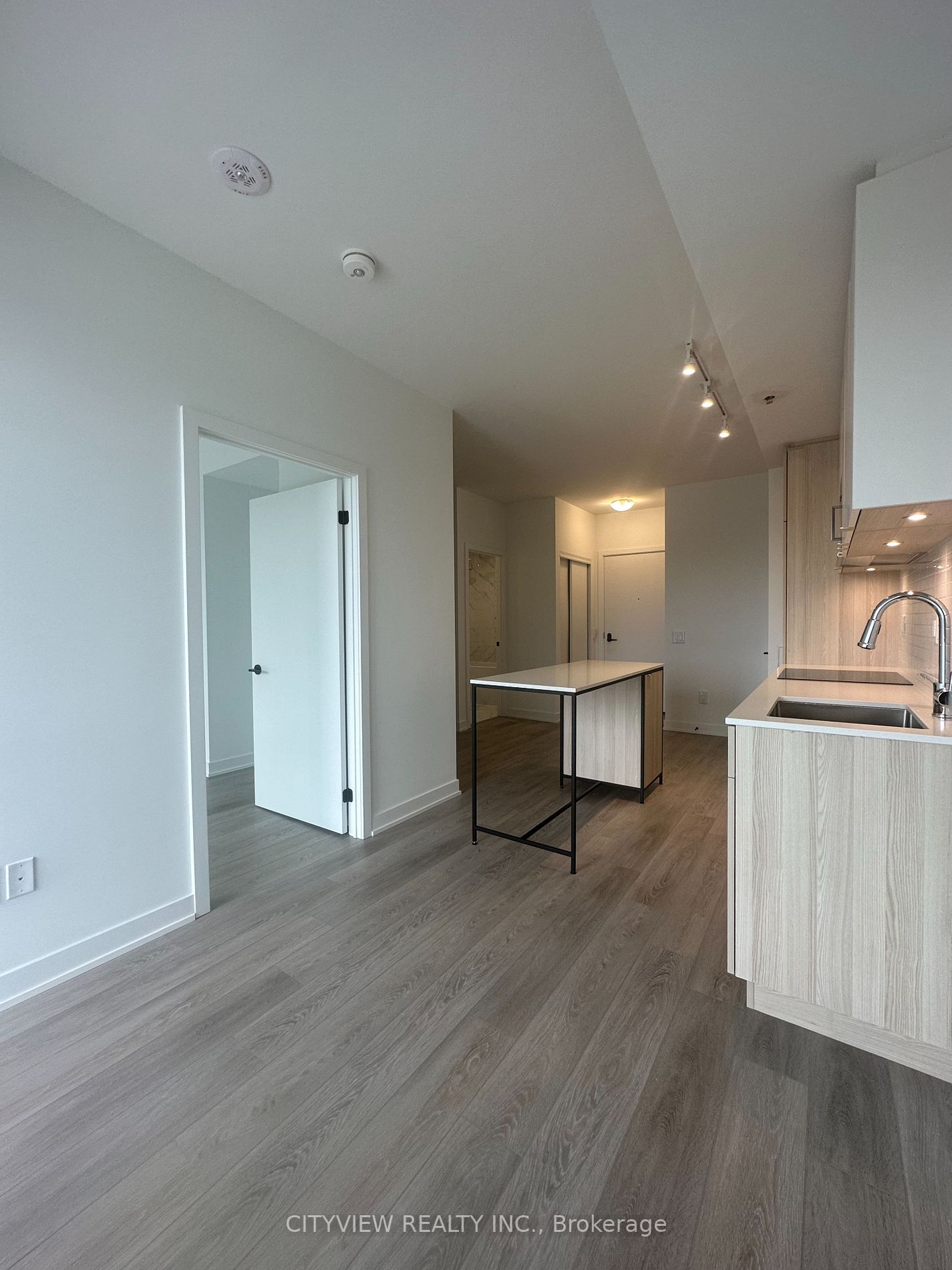 215 Lakeshore Road W, #436