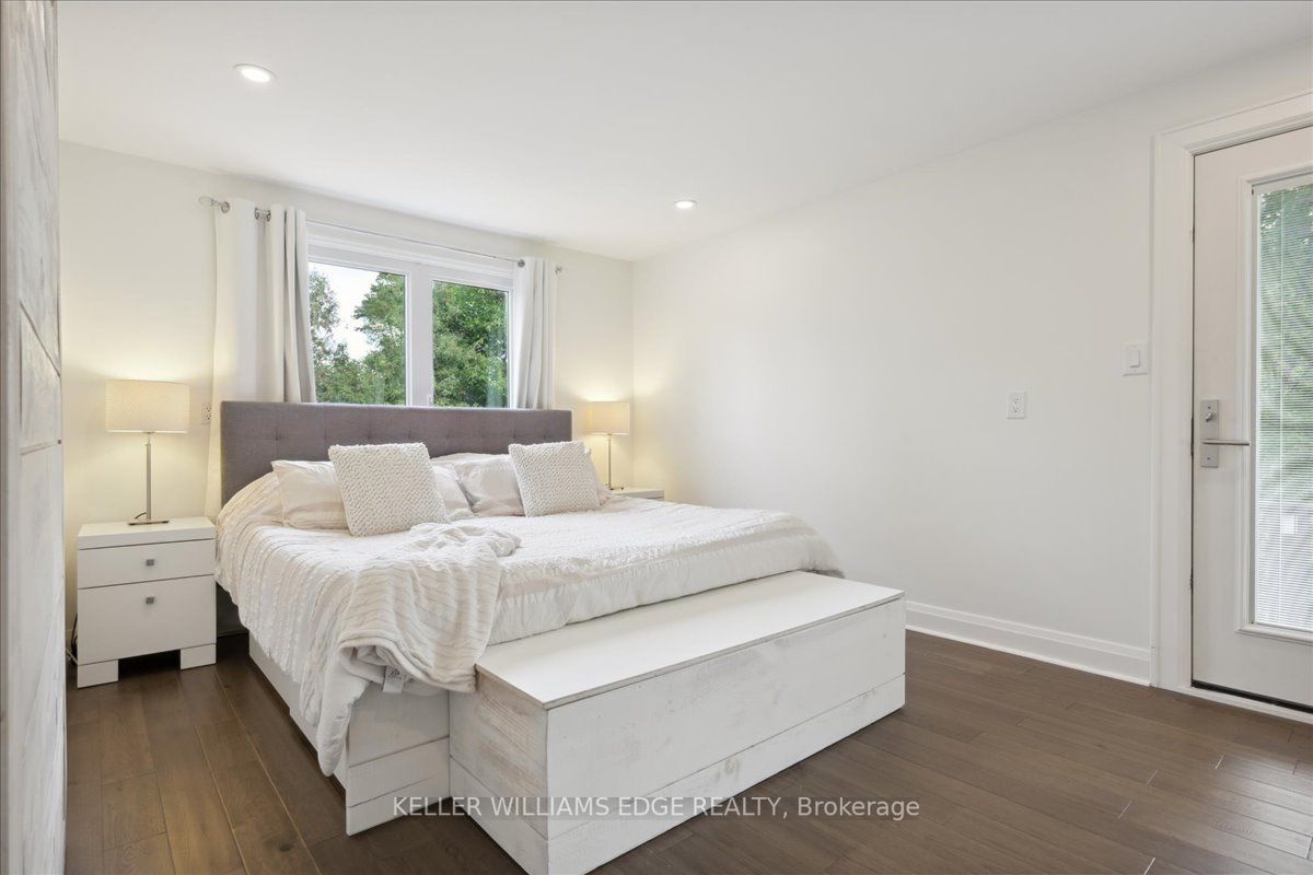 947 North Shore Blvd W