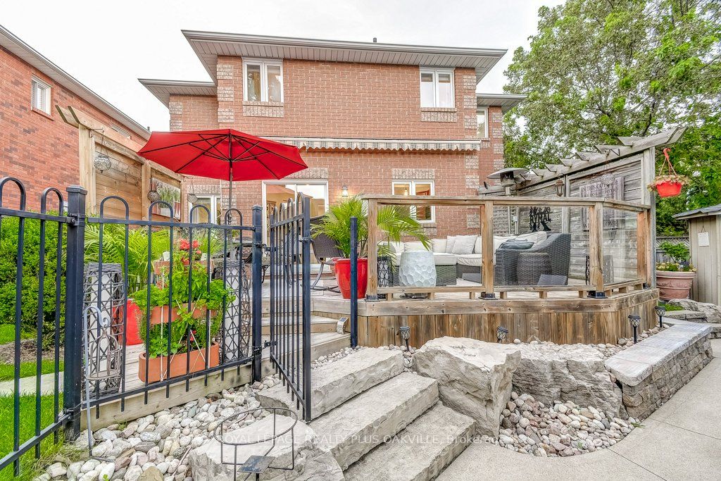 2126 Westmount Drive