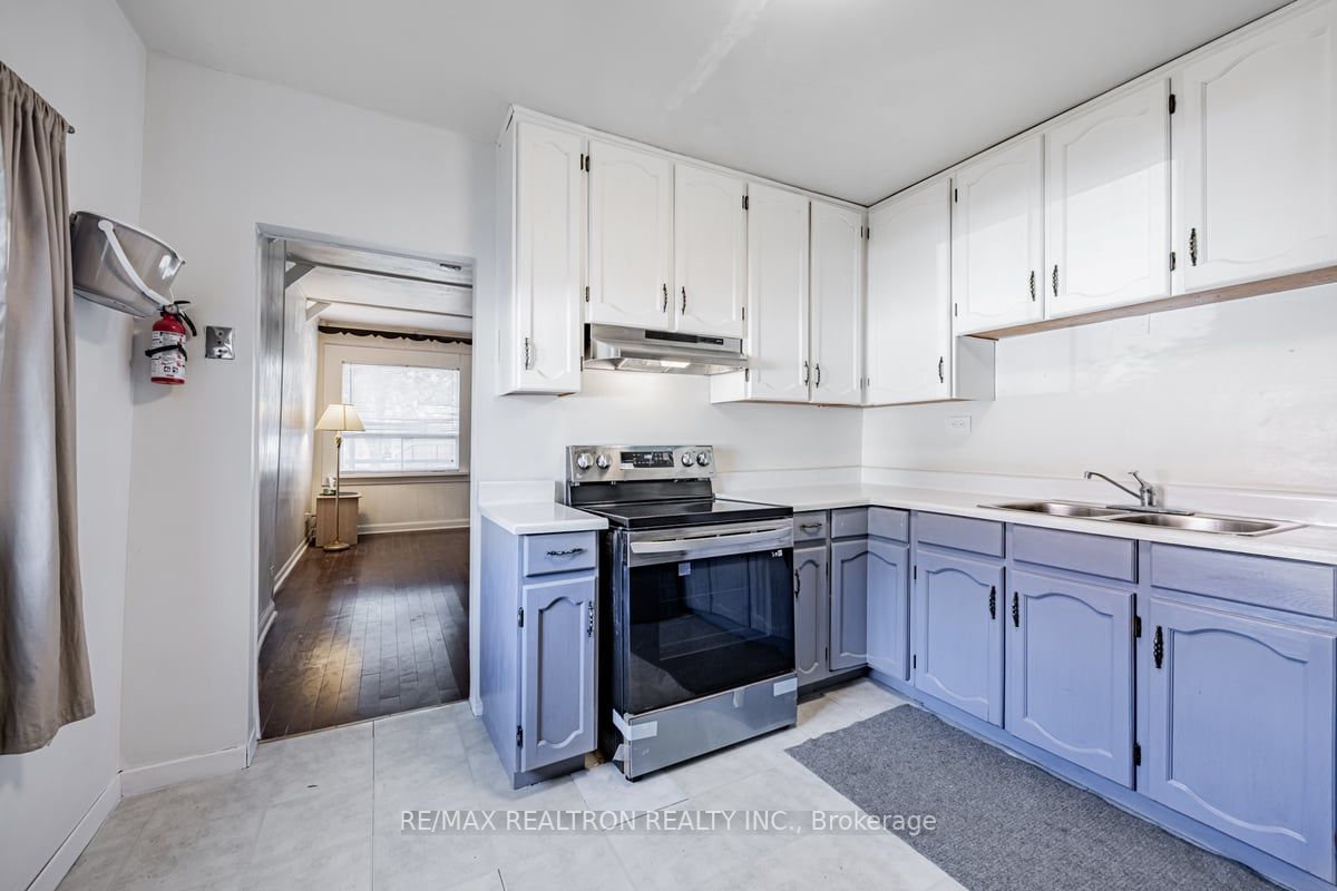 38 Greendale Ave