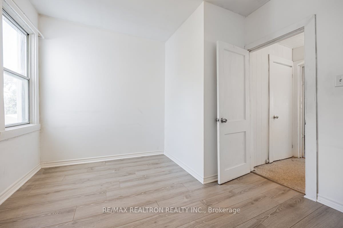 38 Greendale Ave