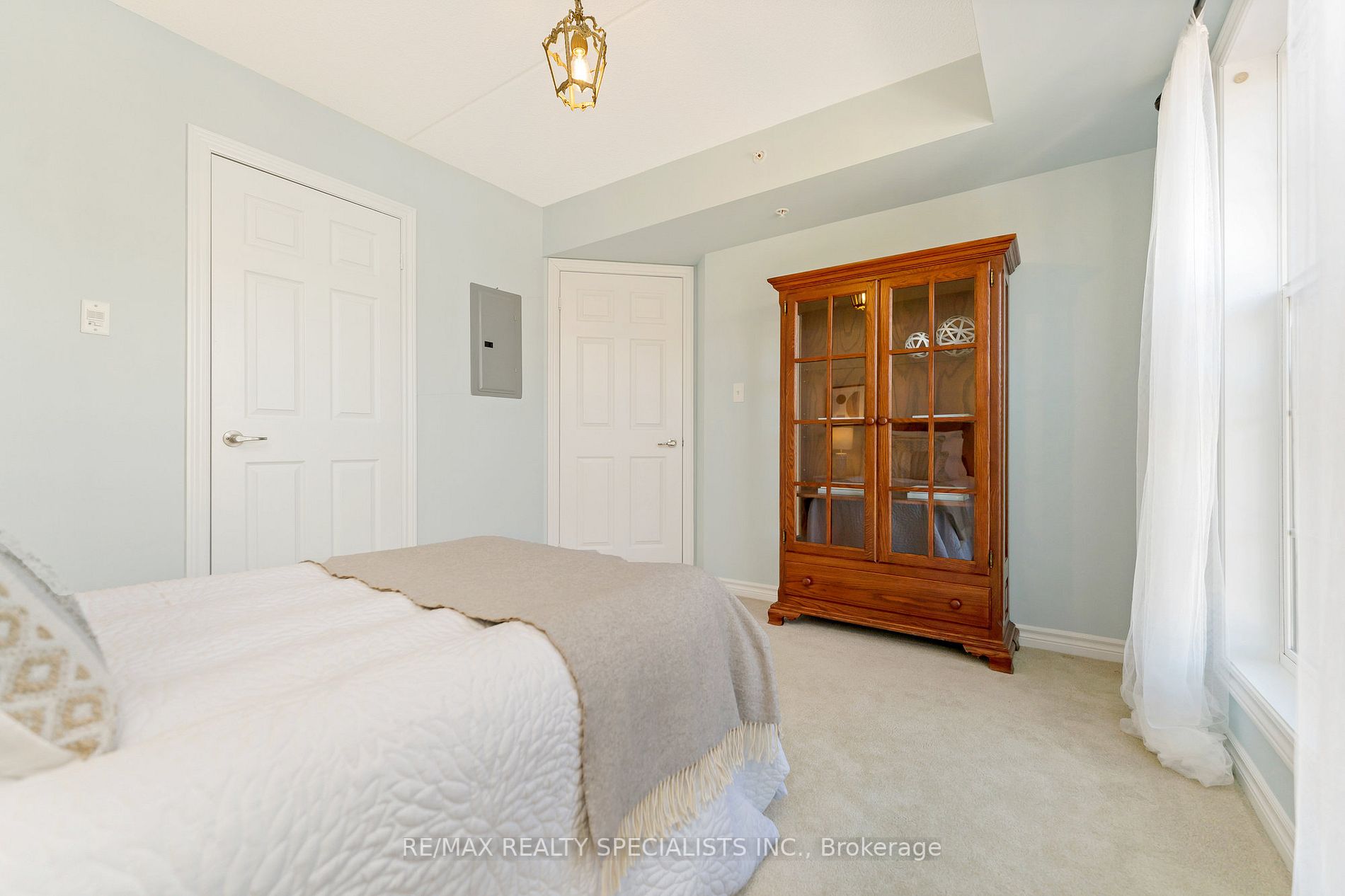 1370 Main Street E, #202