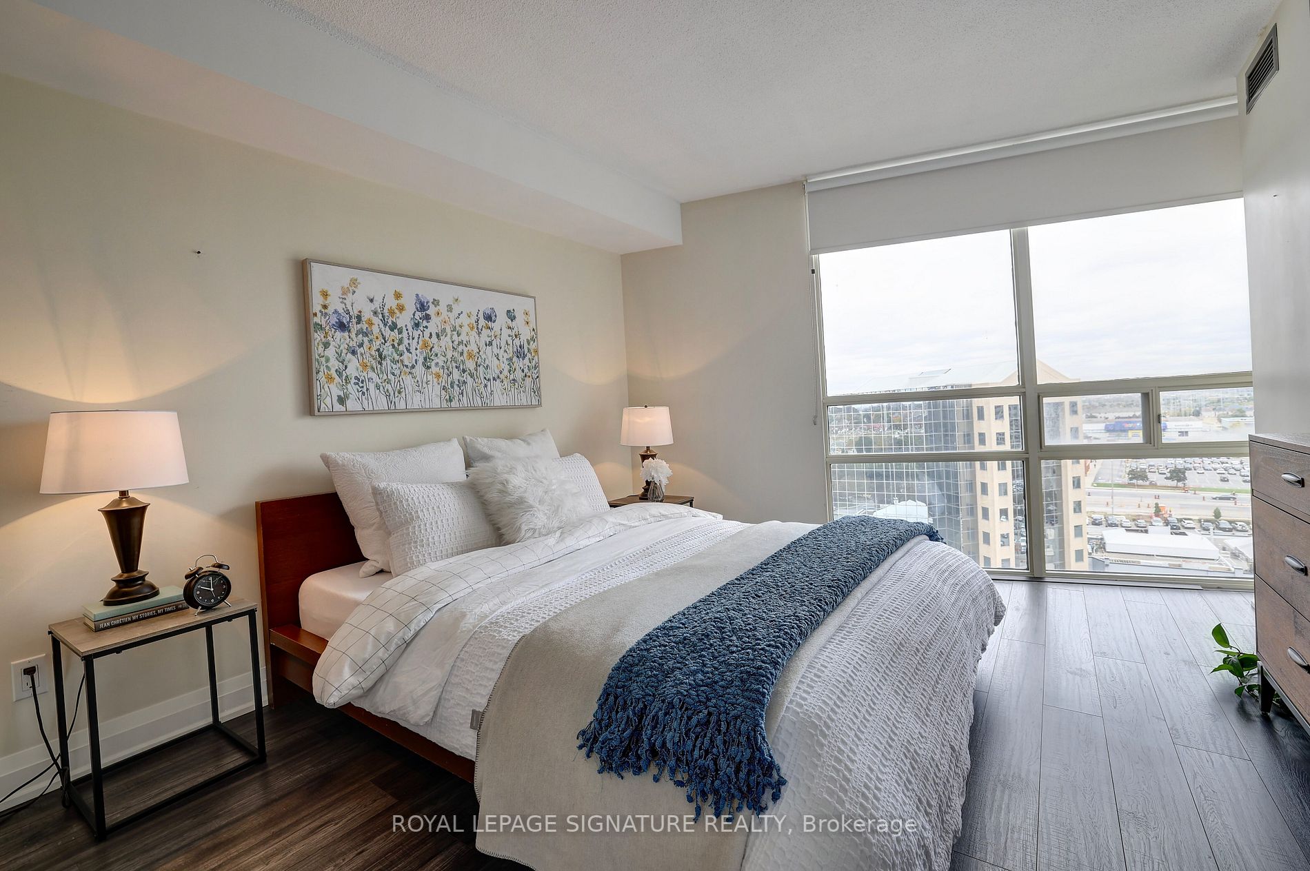 50 Eglinton Ave W, #1205