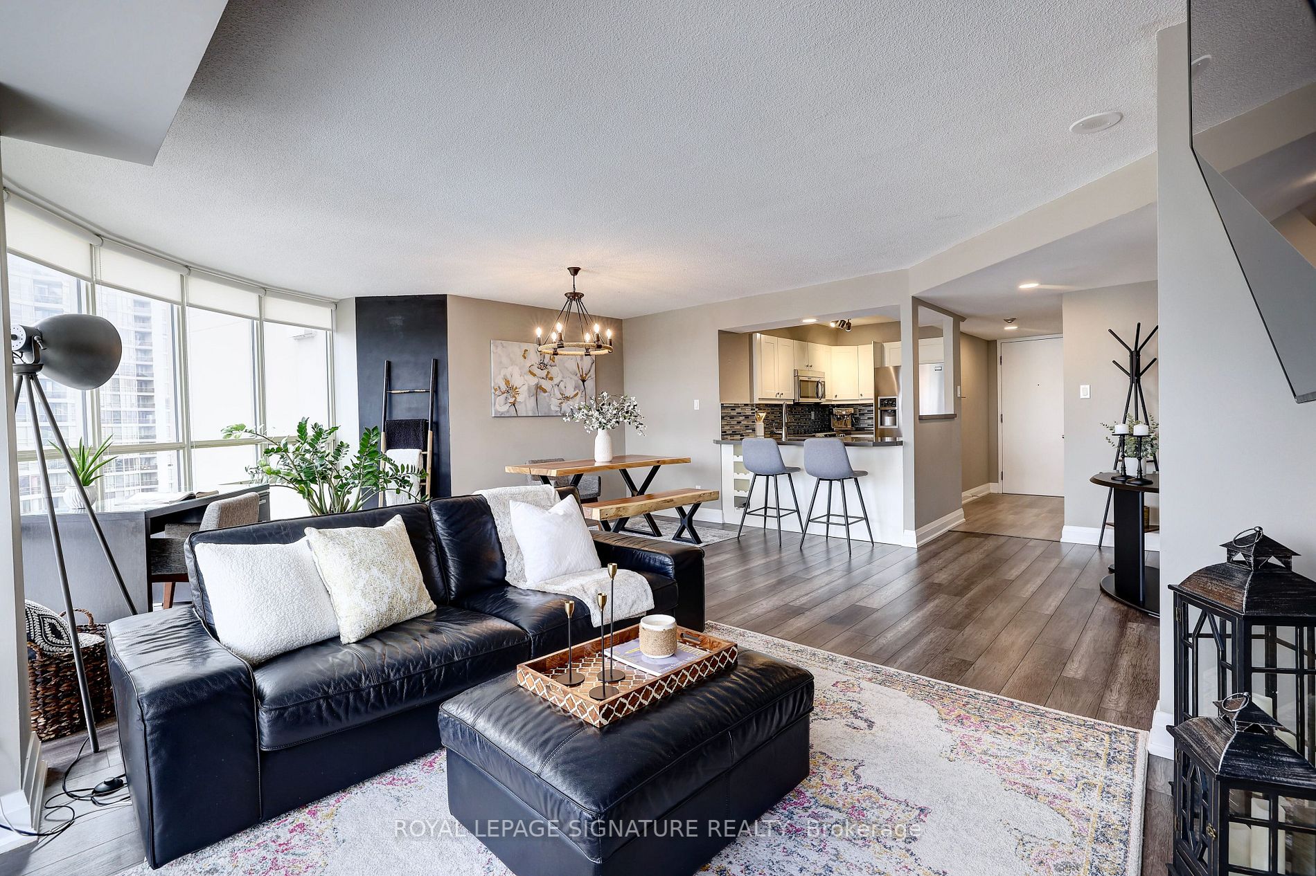 50 Eglinton Ave W, #1205