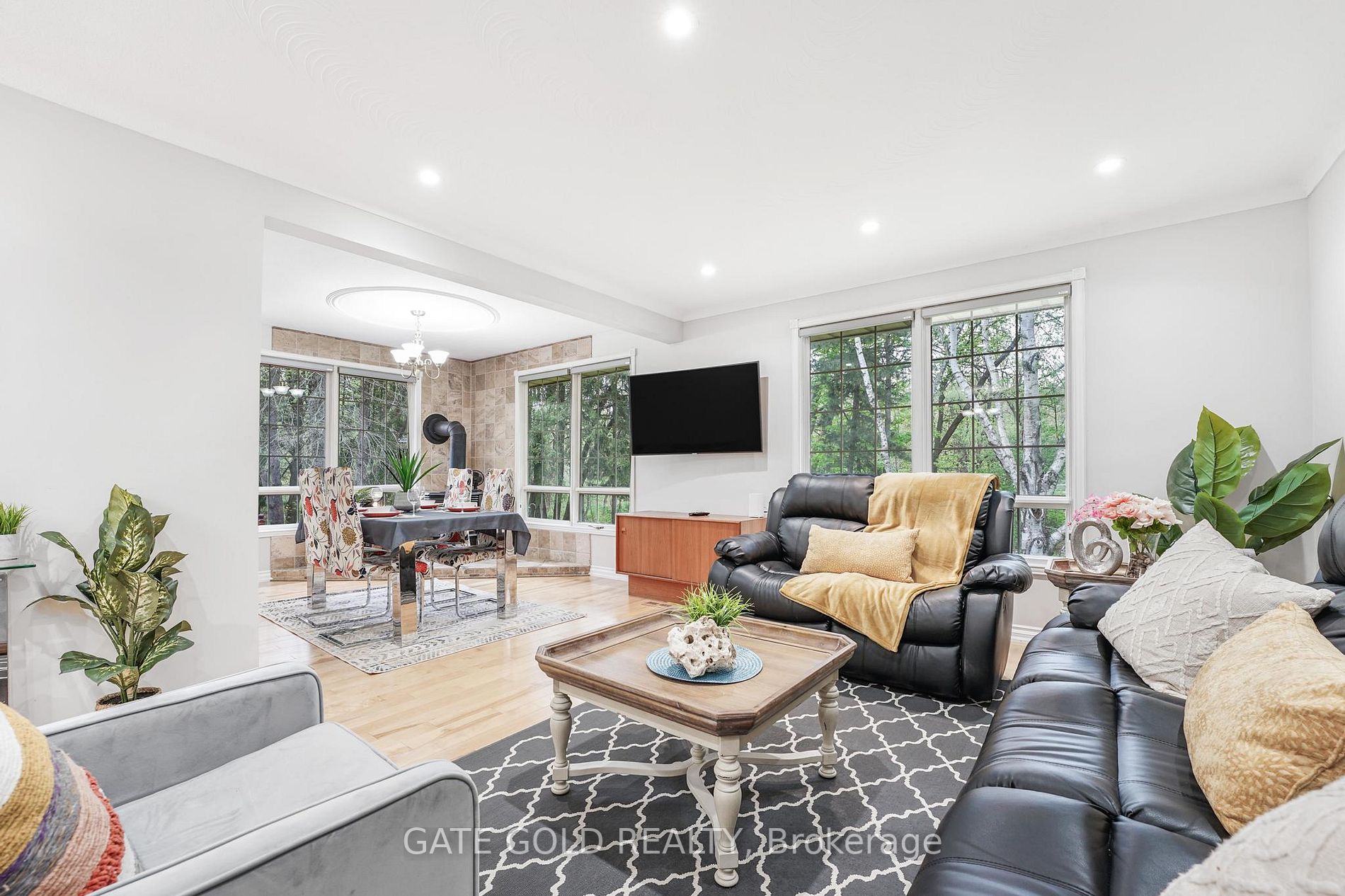 4421 Side Rd 4