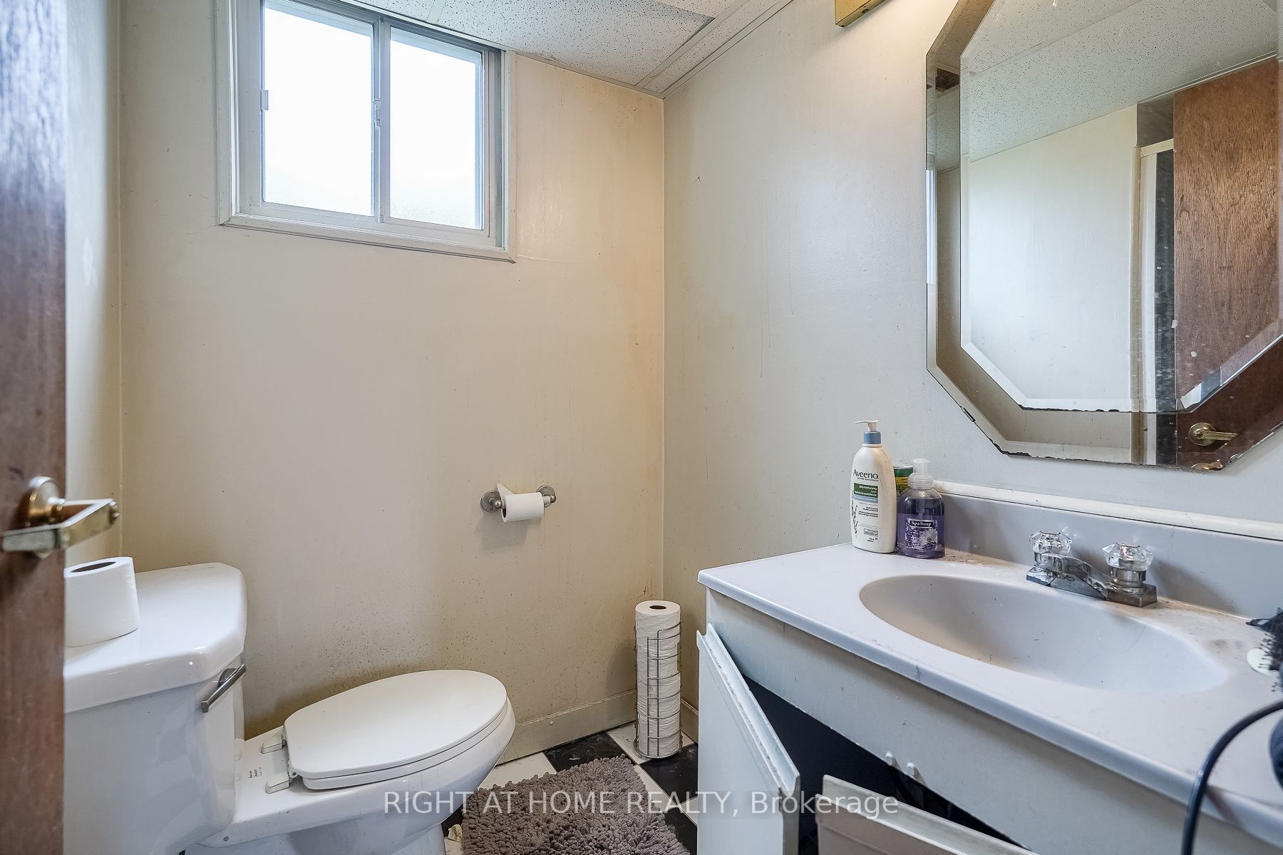 82 Windermere Crt