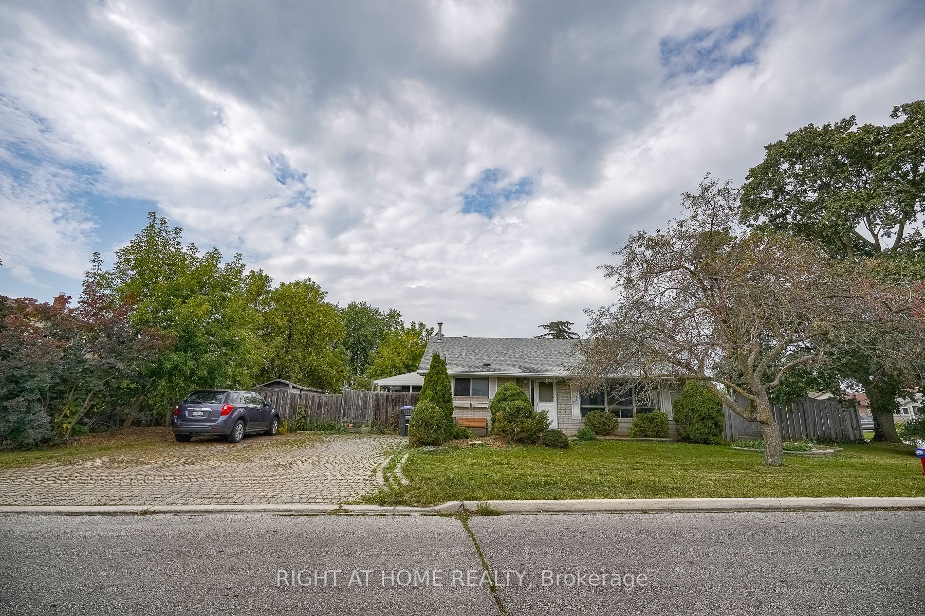 82 Windermere Crt