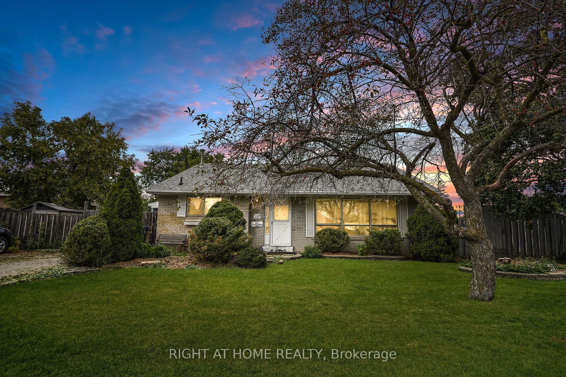 82 Windermere Crt