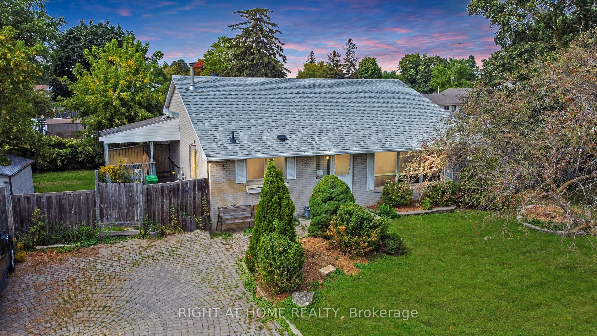 82 Windermere Crt