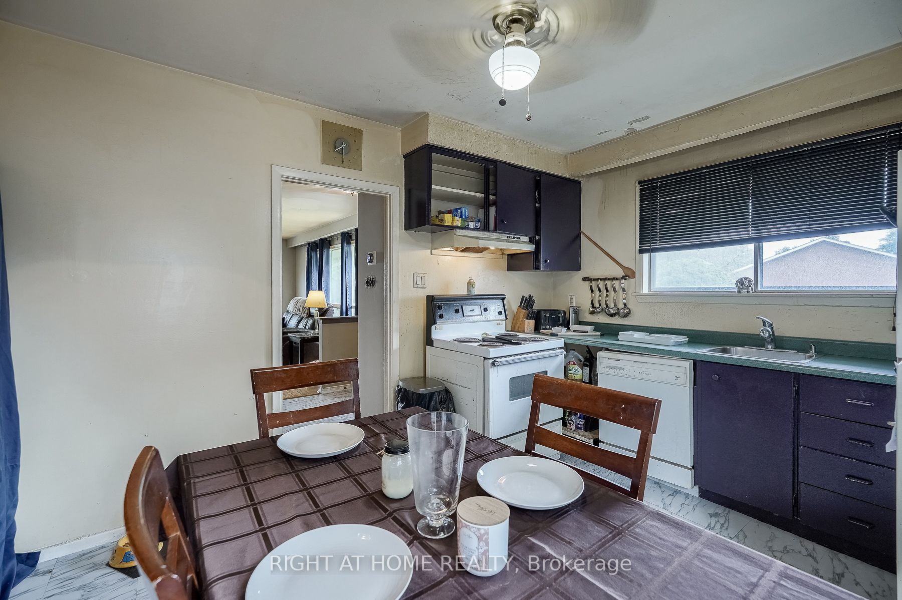 82 Windermere Crt