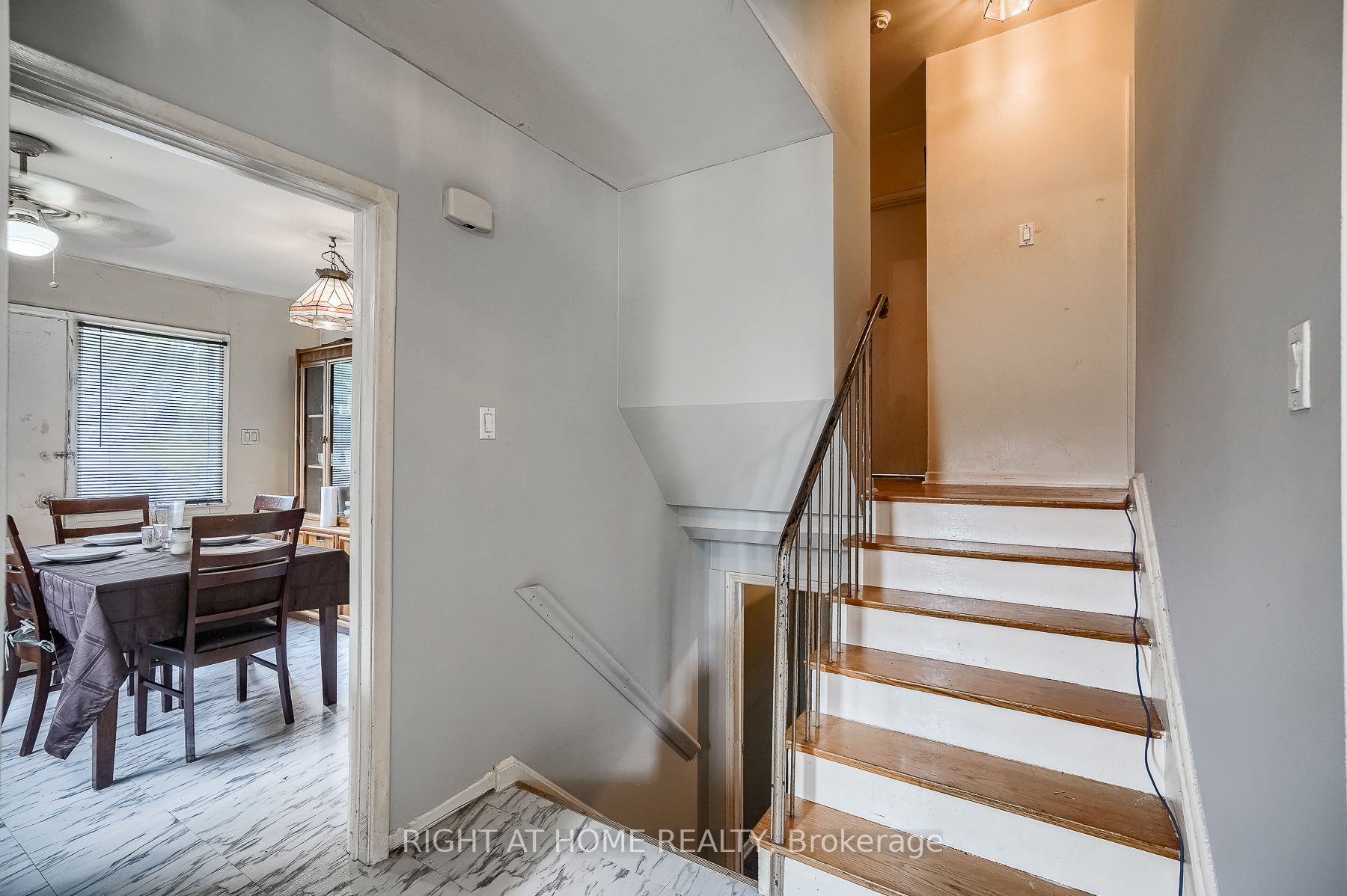 82 Windermere Crt