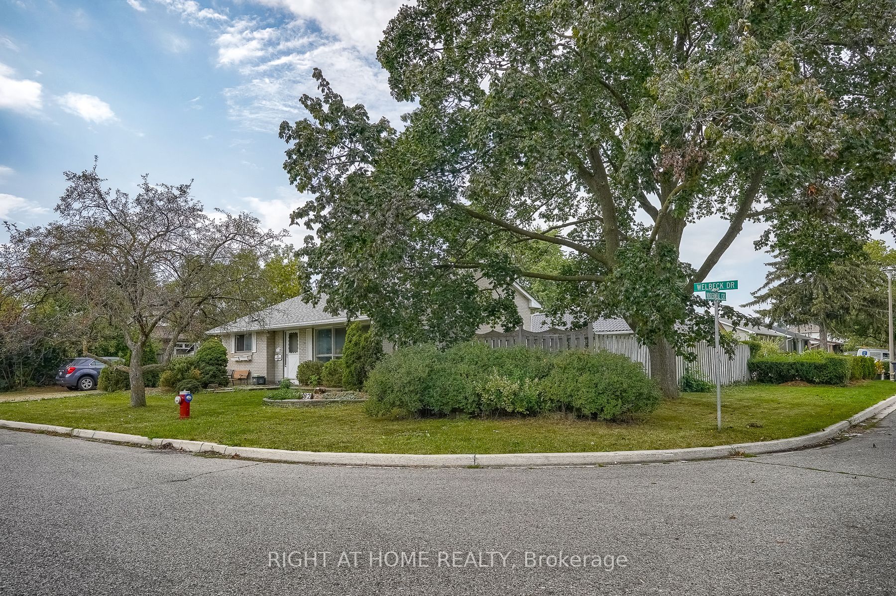 82 Windermere Crt