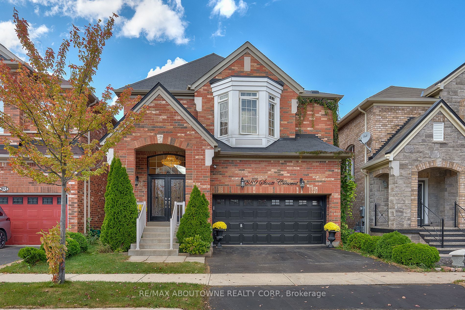 889 Stoutt Crescent