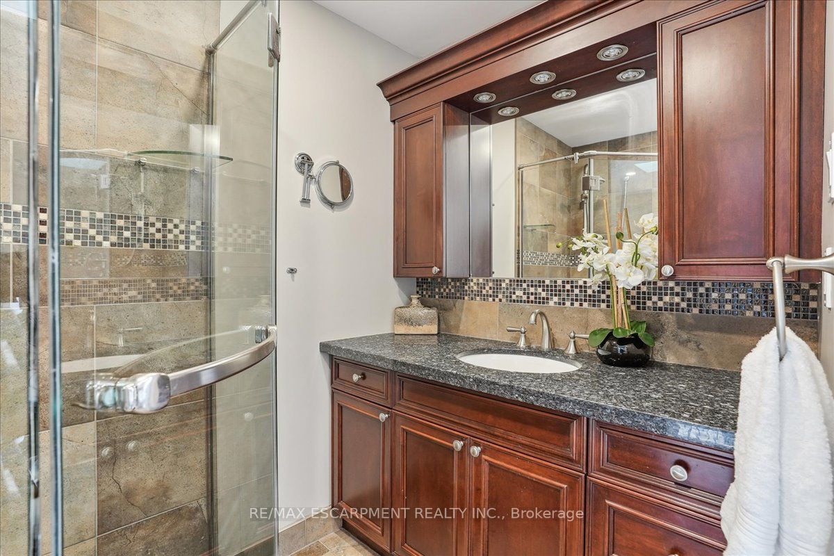 2860 Remea Crt