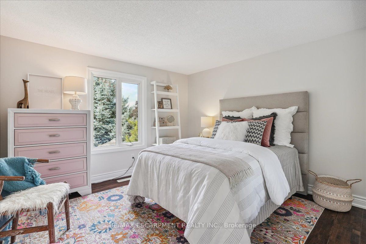 2860 Remea Crt