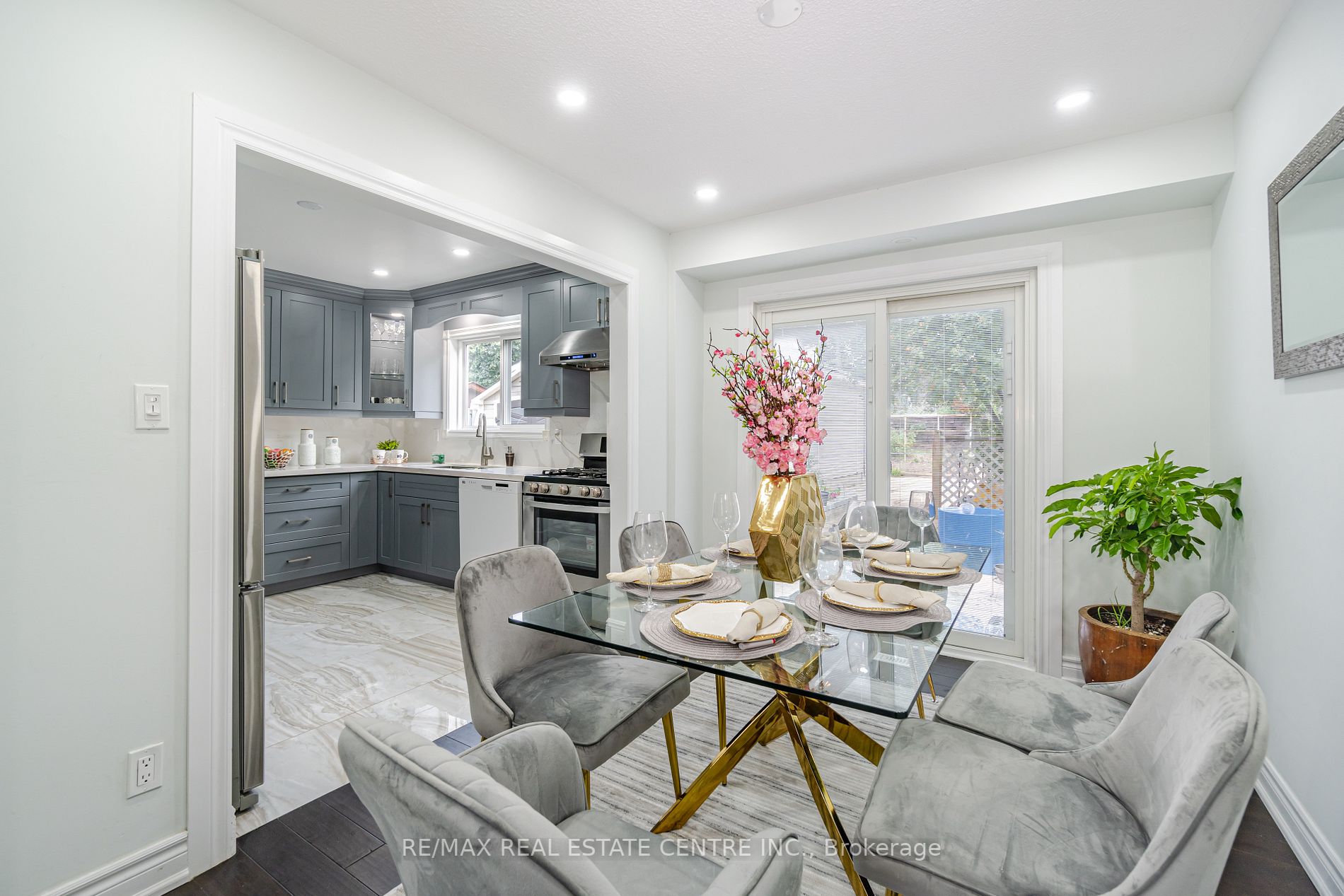 229 Archdekin Dr