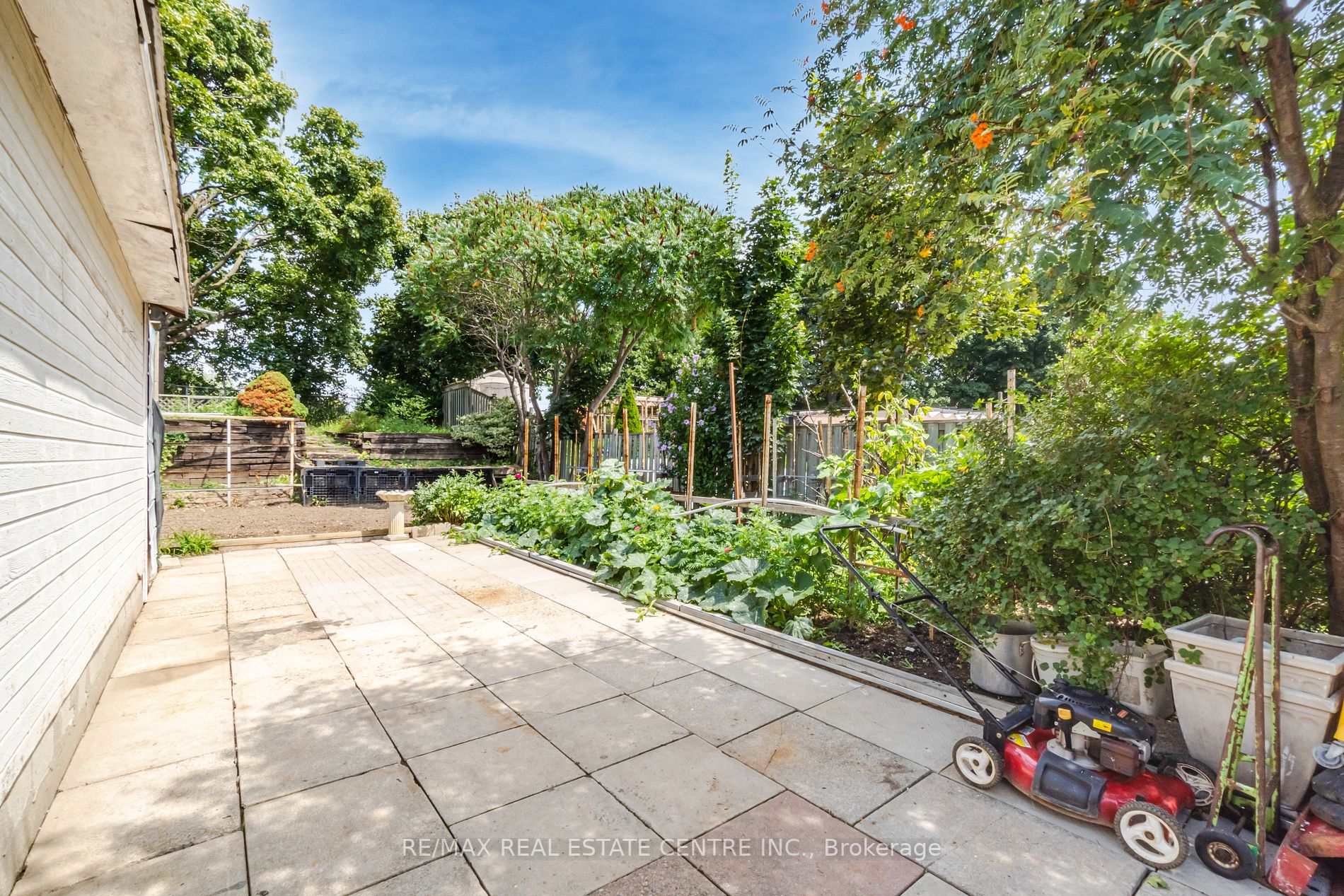 229 Archdekin Dr