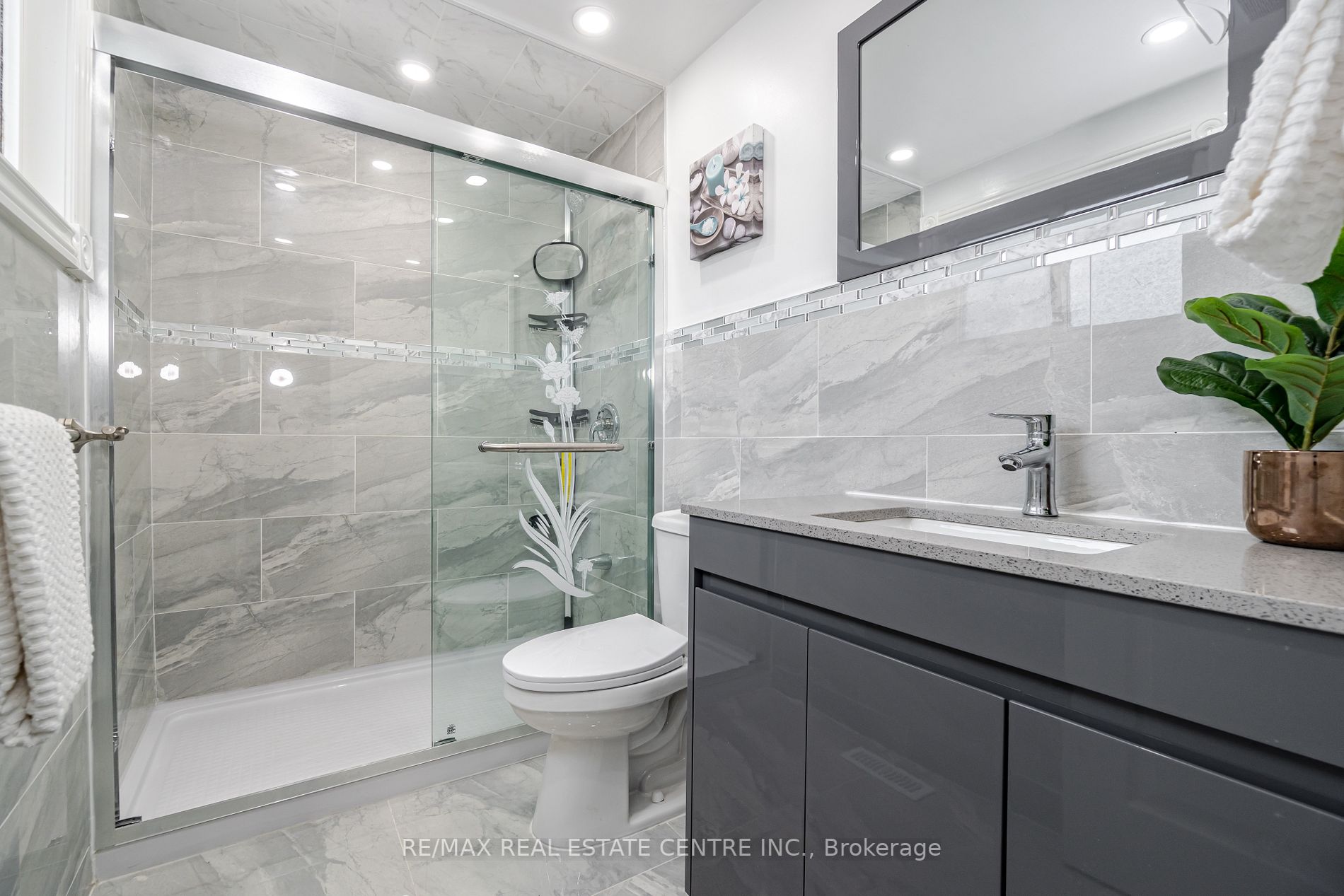 229 Archdekin Dr