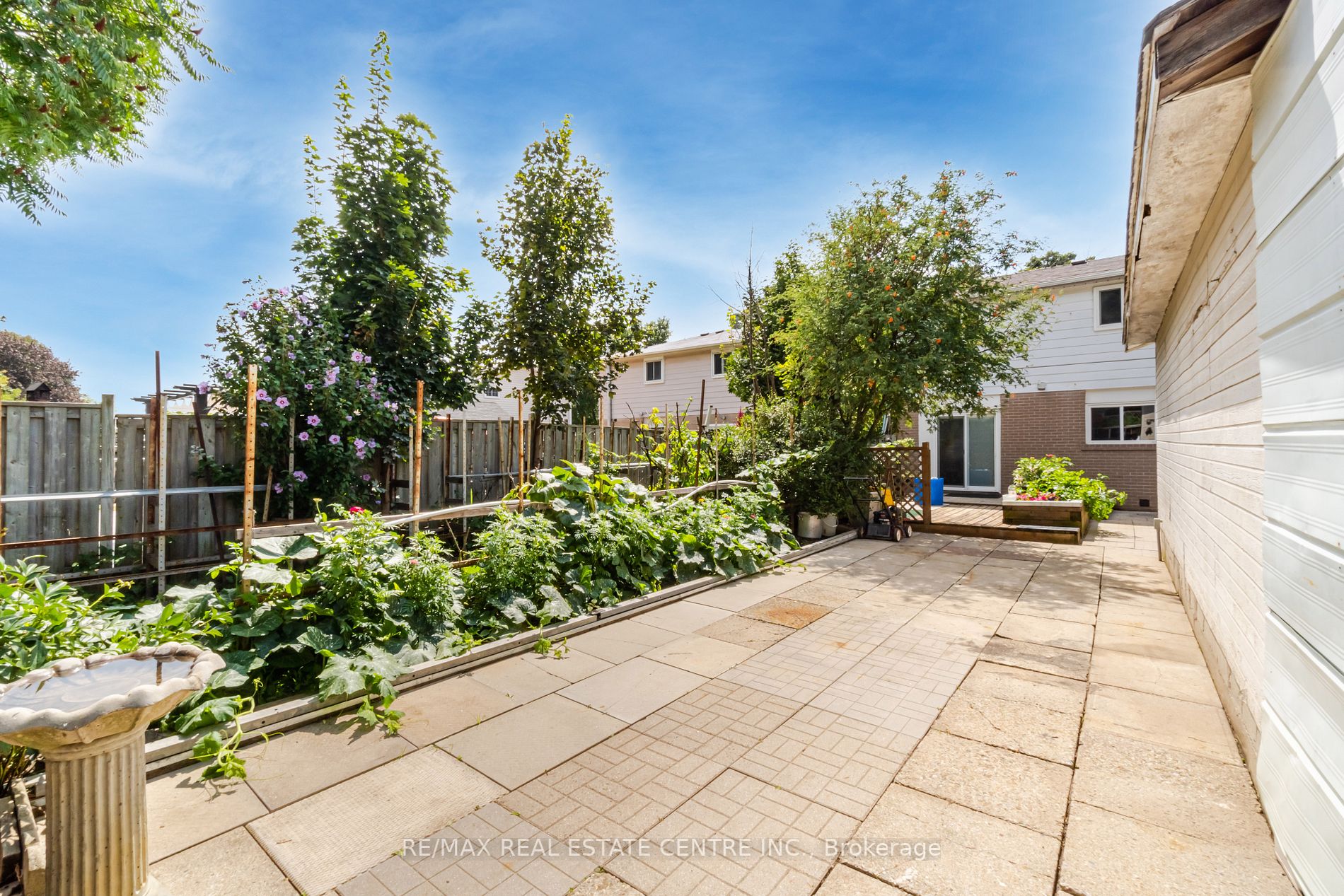 229 Archdekin Dr