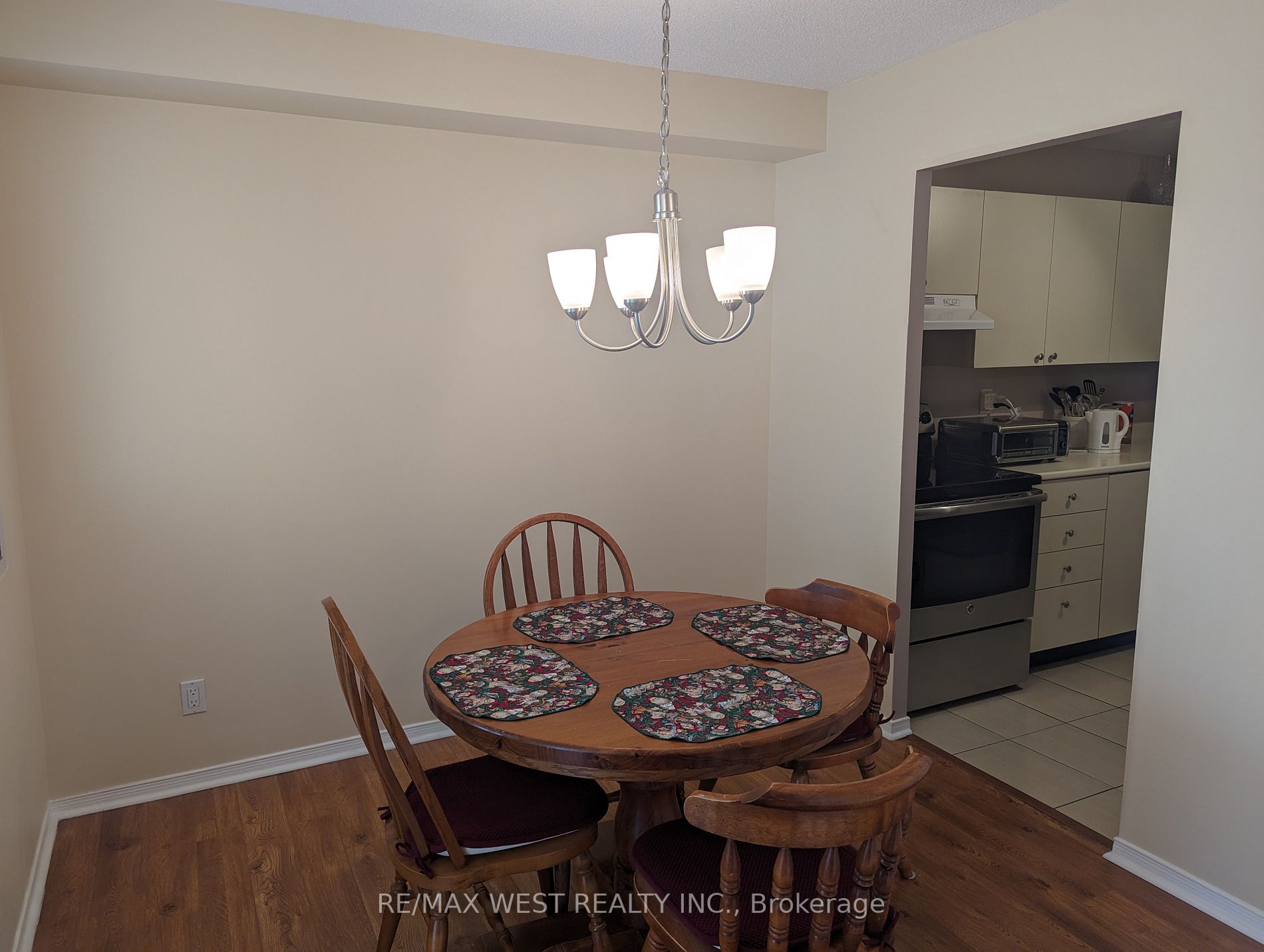 145 Hillcrest Ave, #1009