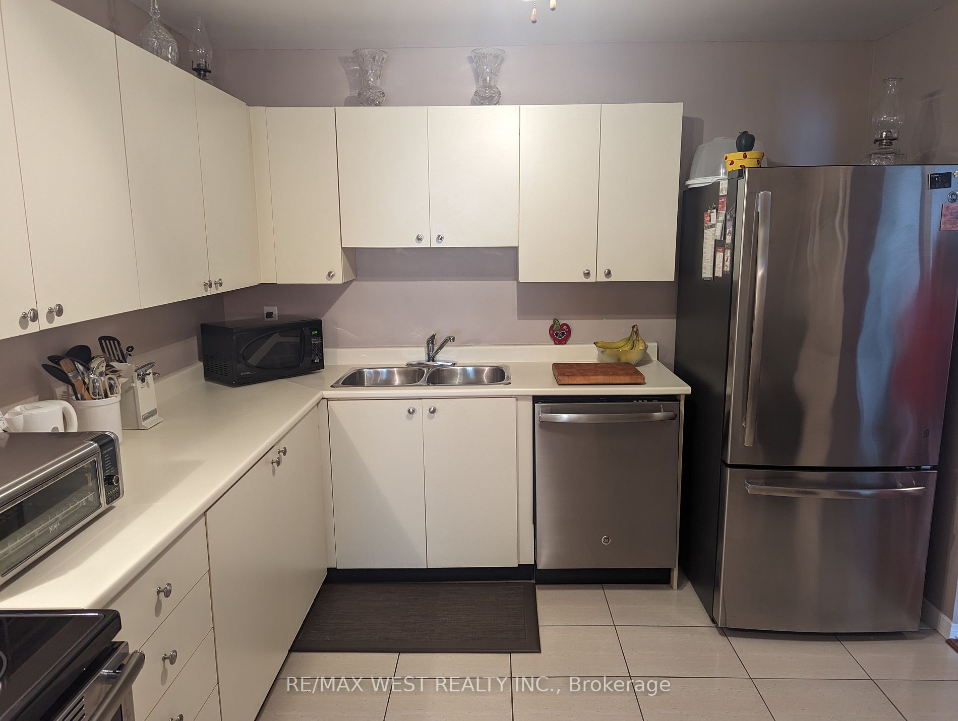 145 Hillcrest Ave, #1009