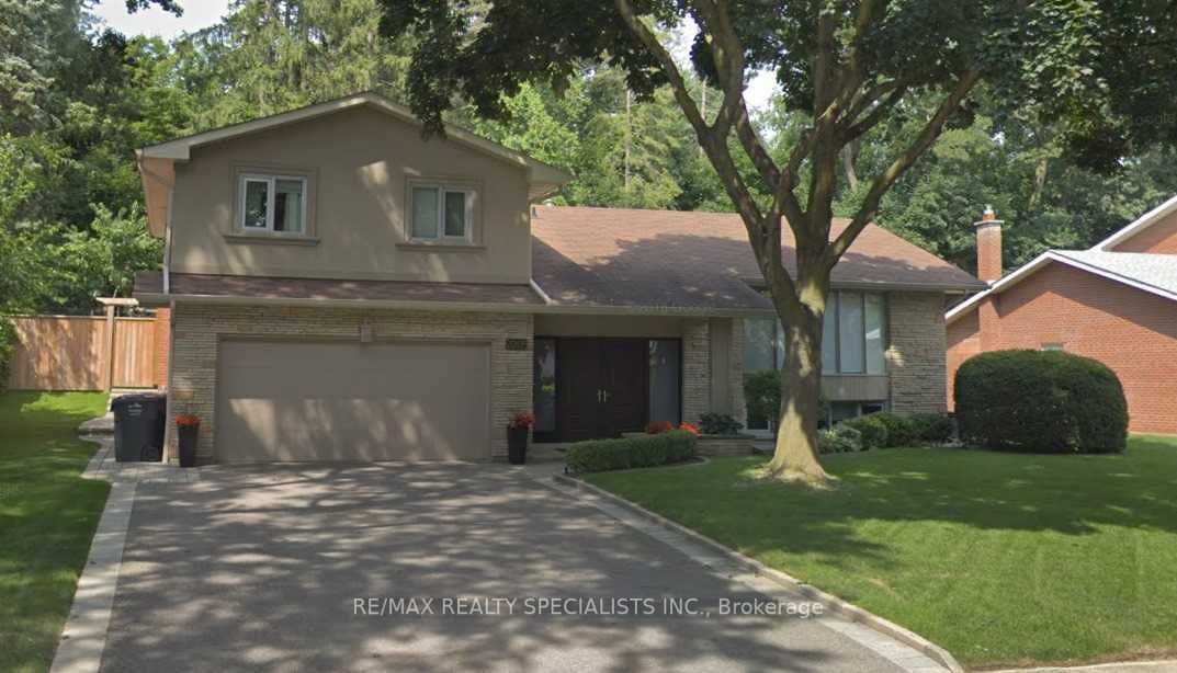 2205 Castlestone Crt