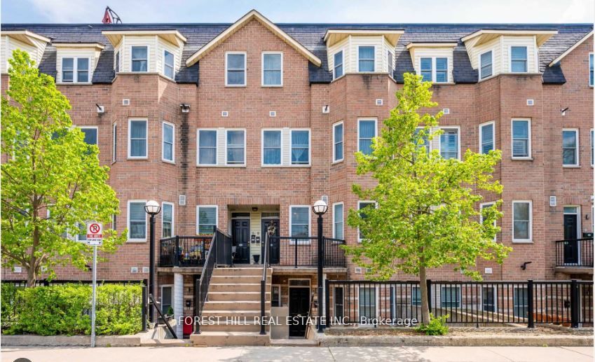 760 Lawrence Ave W, #90
