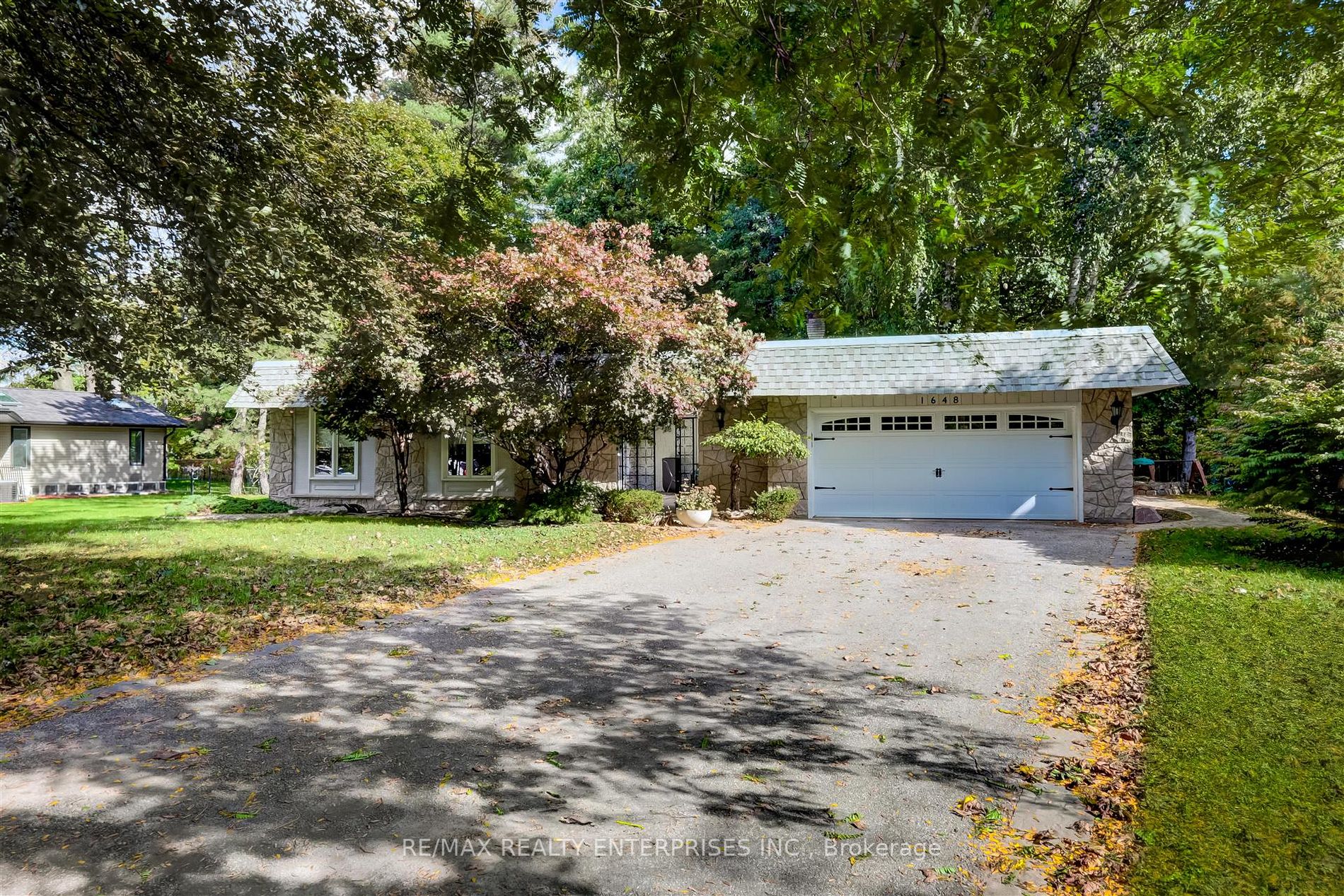 1648 Angela Cres