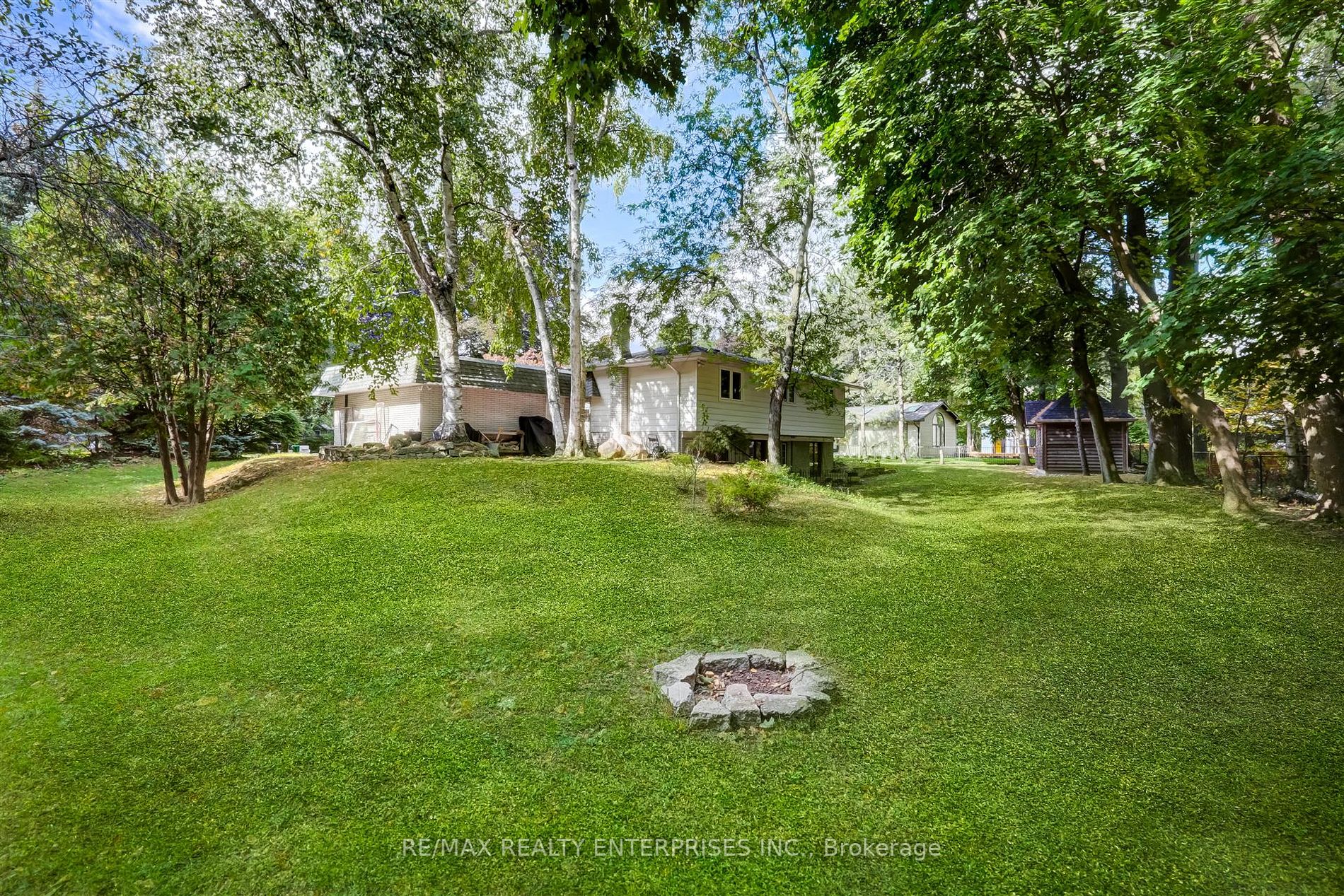 1648 Angela Cres