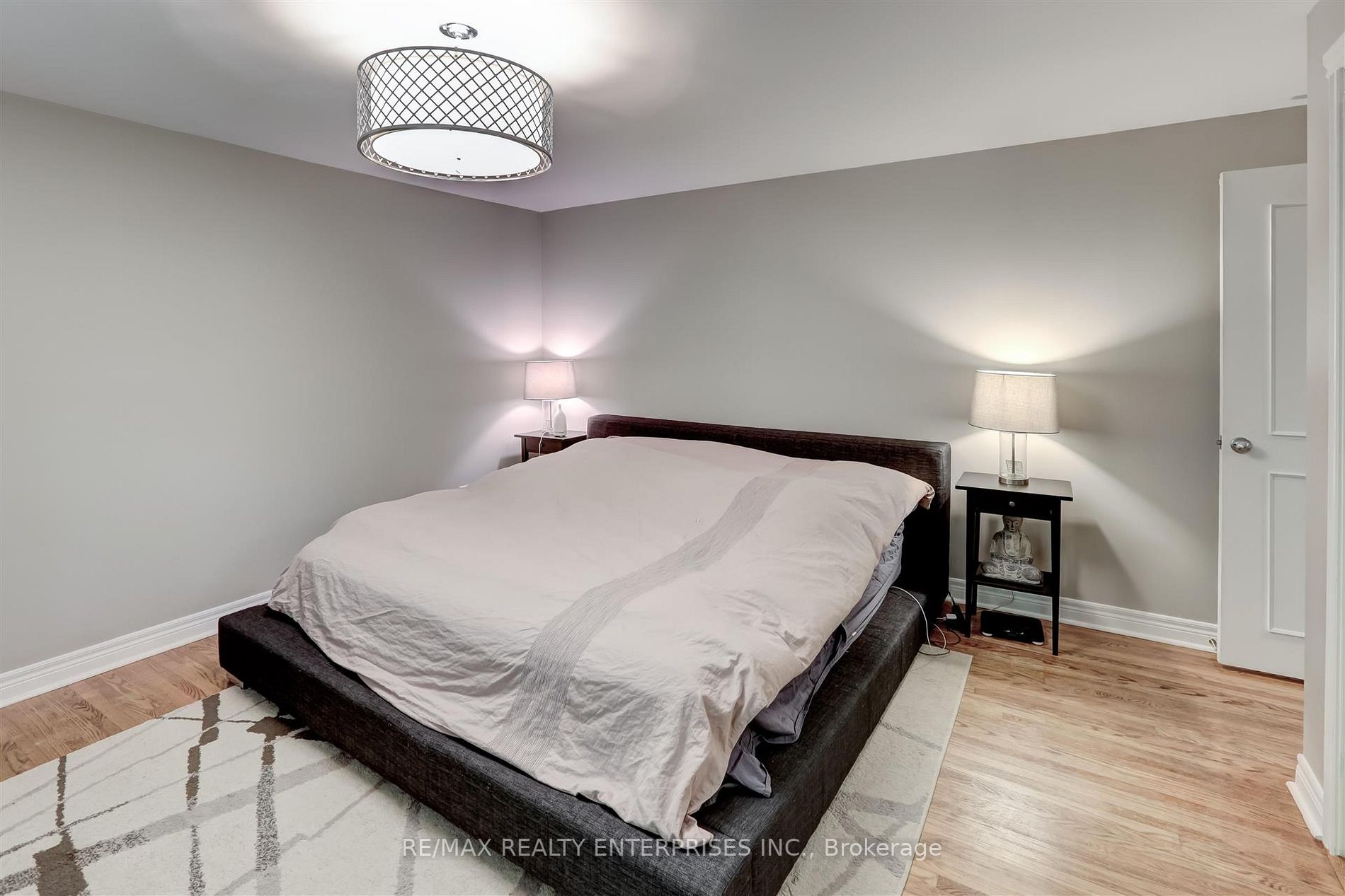 1648 Angela Cres