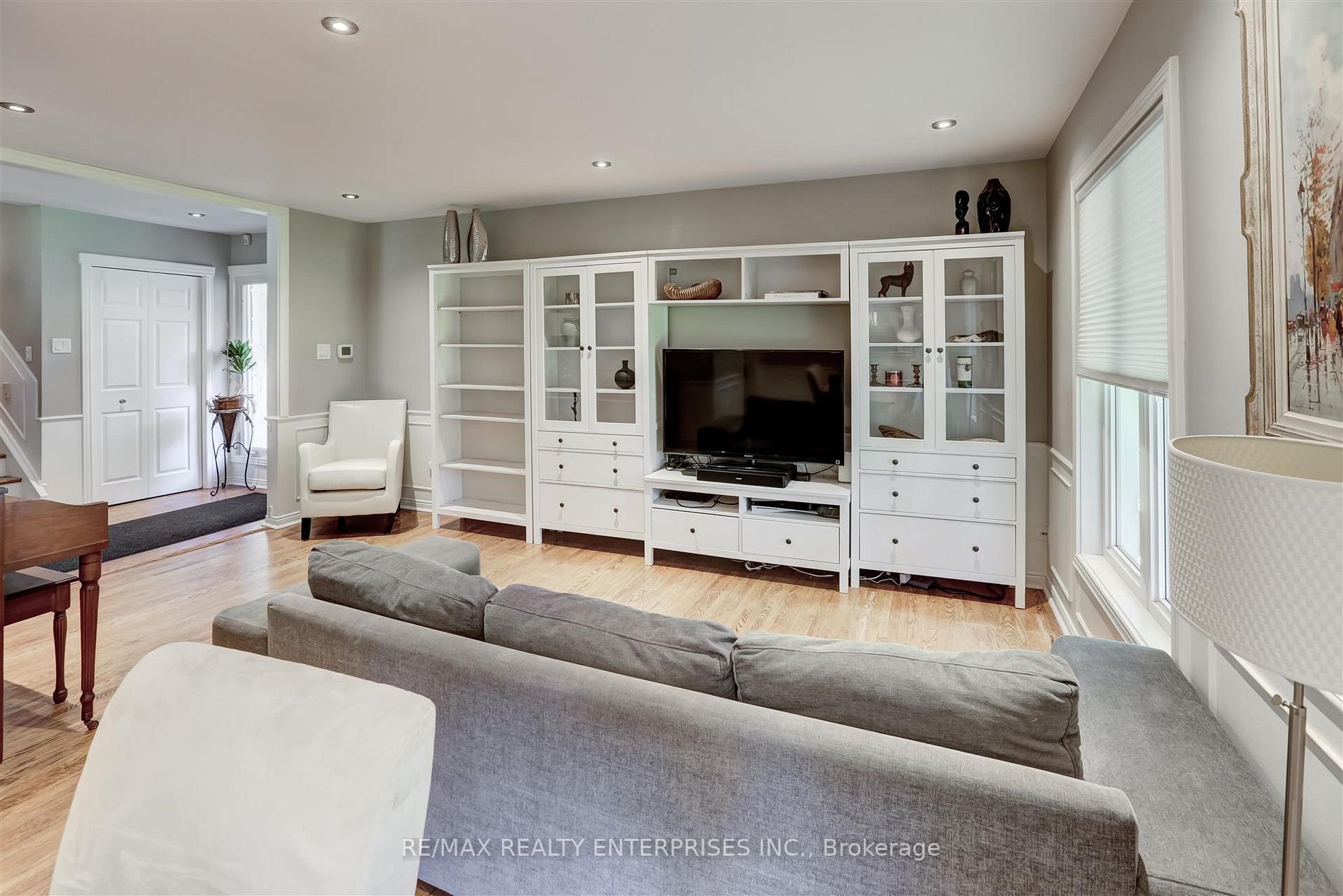 1648 Angela Cres
