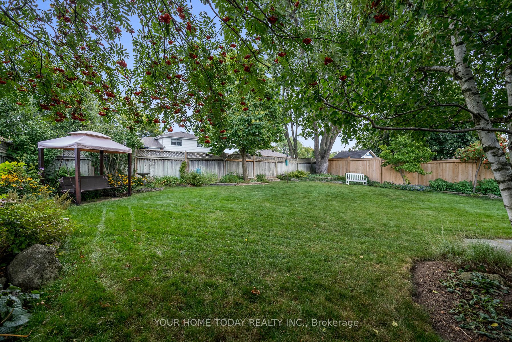6 Hyland Avenue