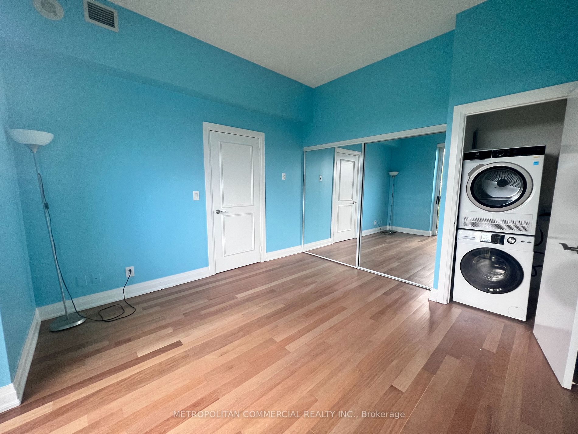 2737 Keele St, #213