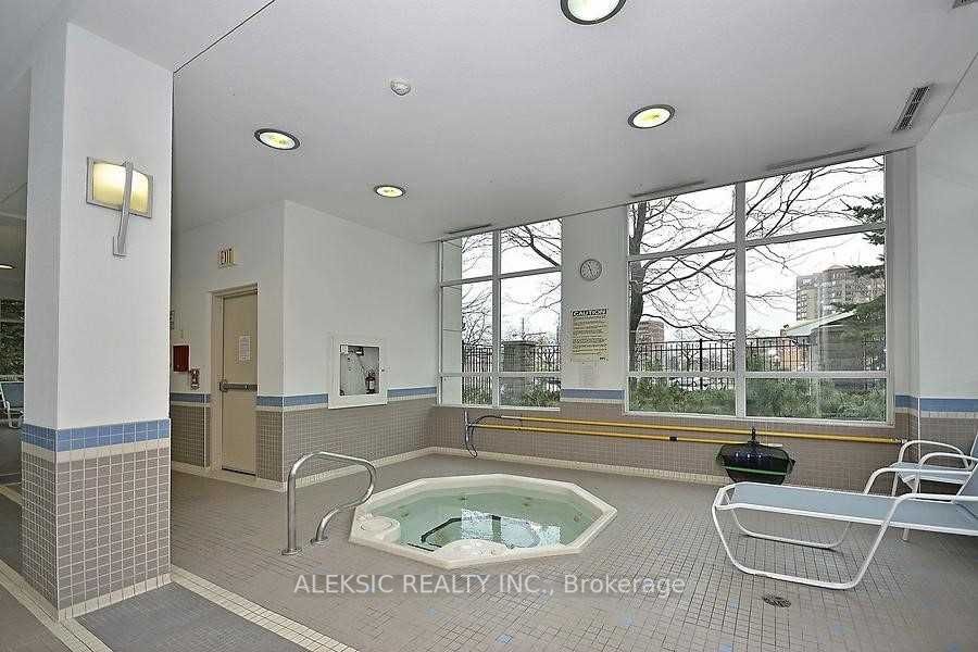 3504 Hurontario St, #202