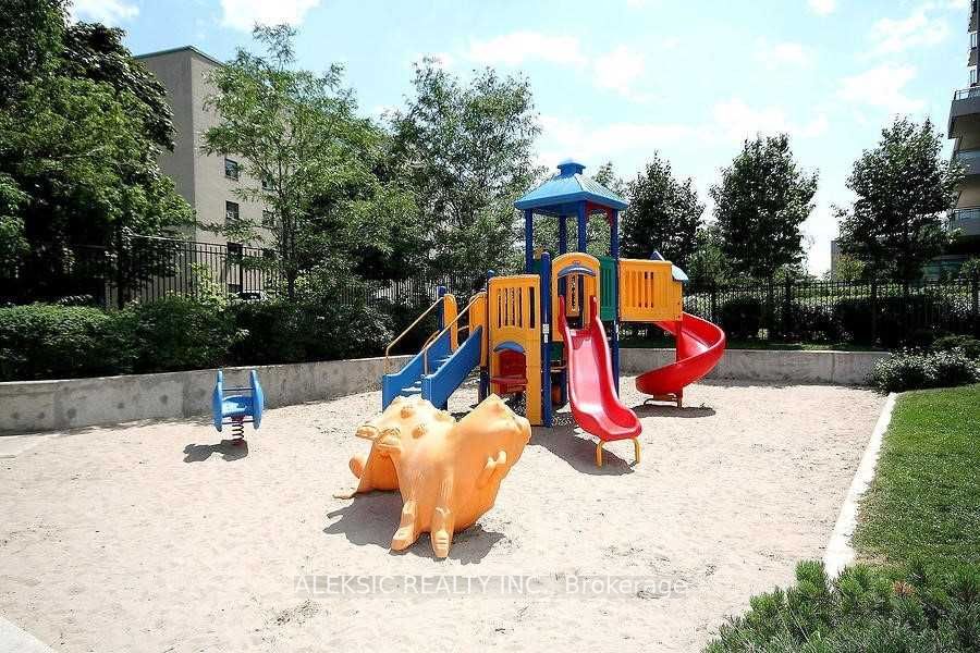 3504 Hurontario St, #202