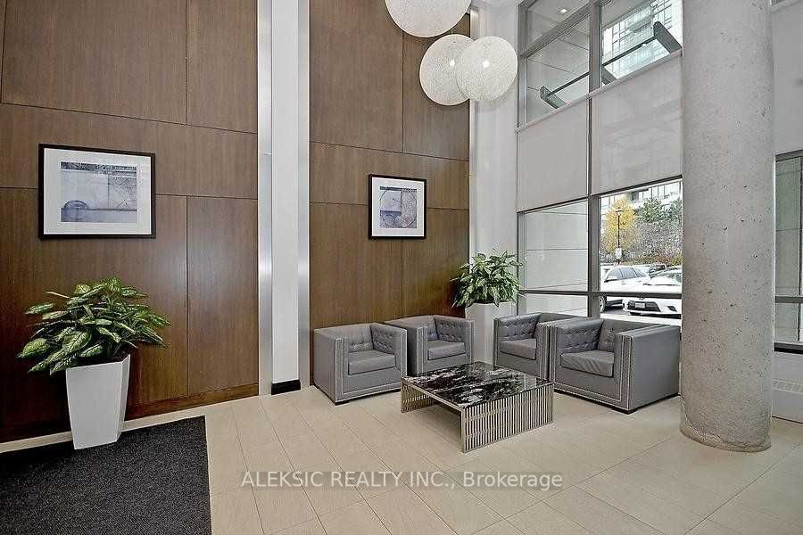 3504 Hurontario St, #202