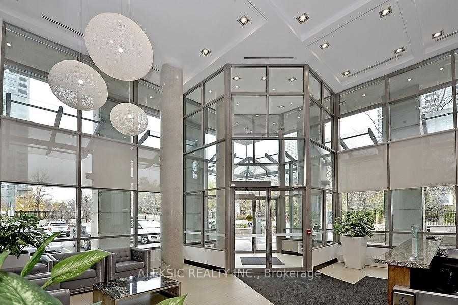 3504 Hurontario St, #202