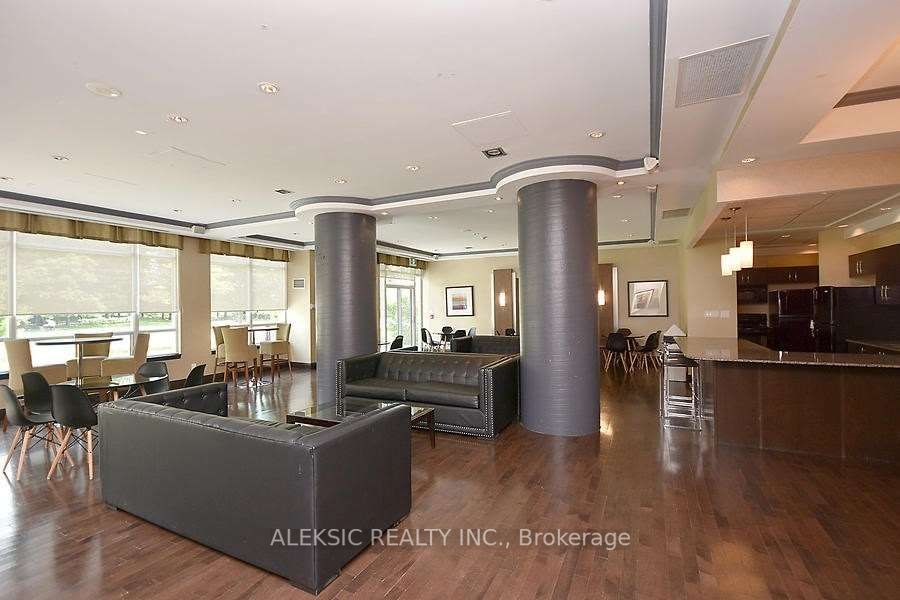 3504 Hurontario St, #202