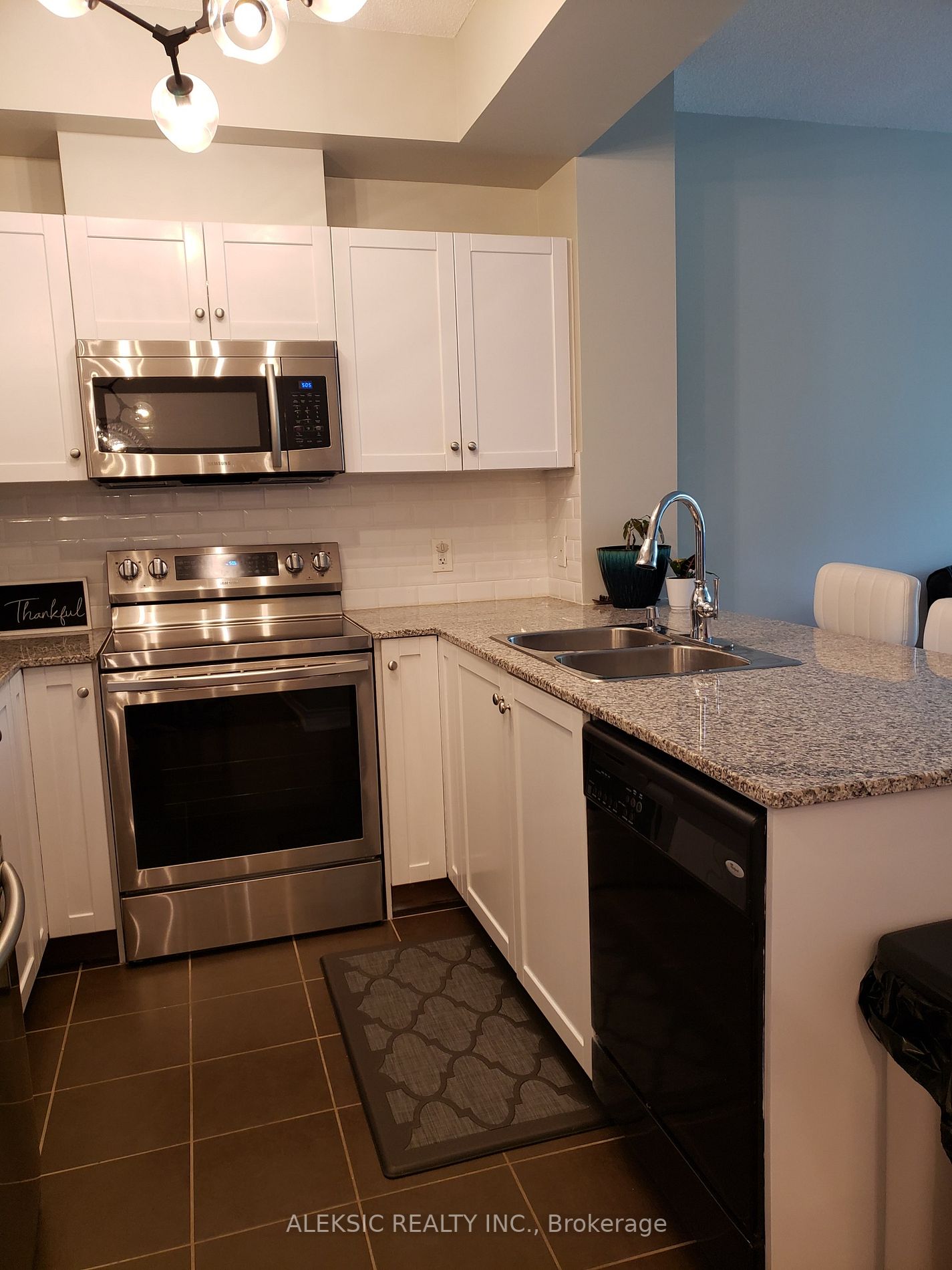 3504 Hurontario St, #202